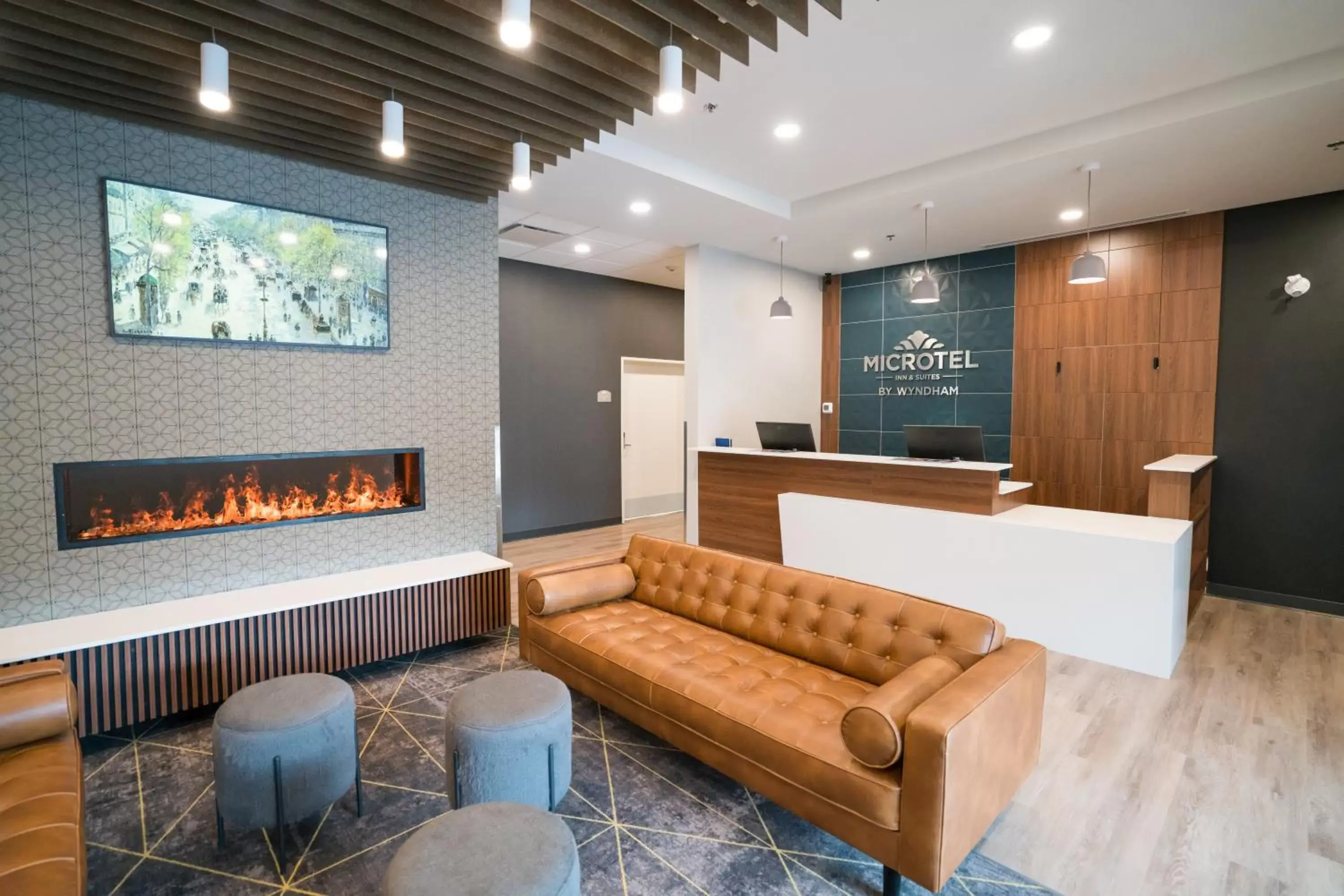 Lobby/Reception in Microtel Inn & Suites by Wyndham Kelowna