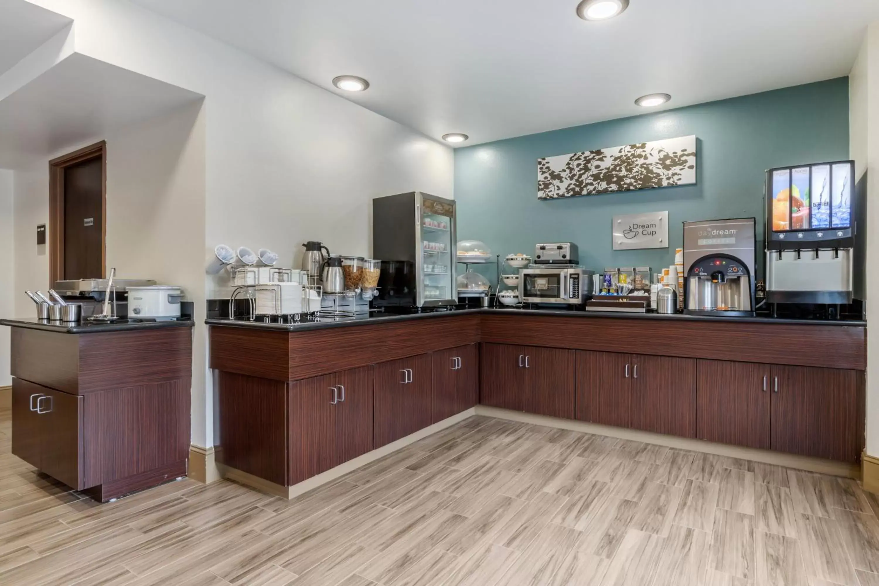 Breakfast in Sleep Inn & Suites Johnson City Breakfast in Sleep Inn & Suites Johnson City