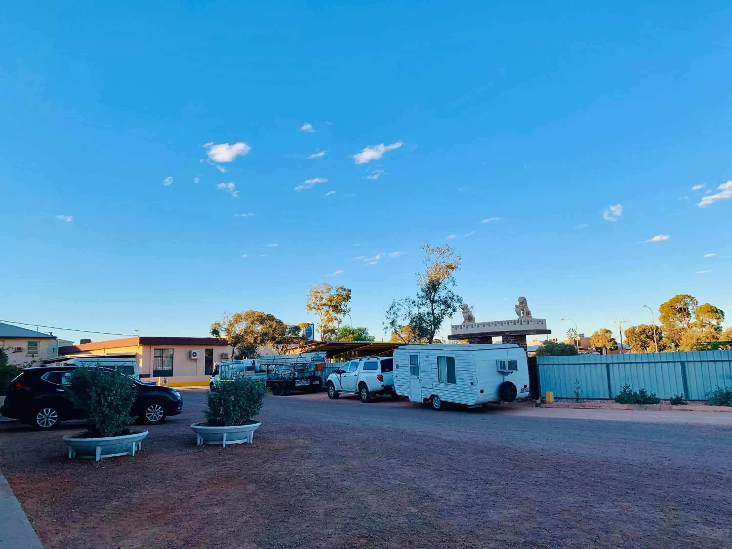 Property Building in Opal Inn Hotel, Motel, Caravan Park