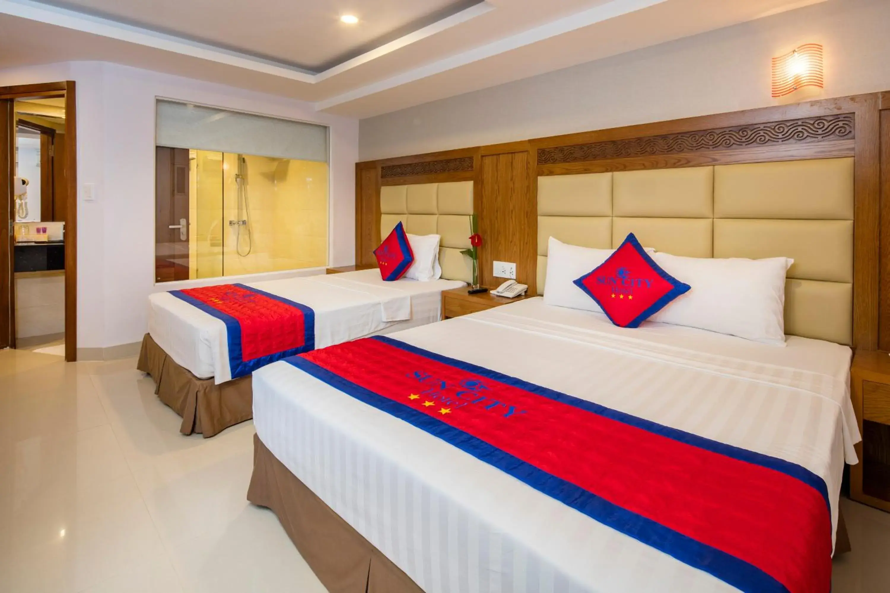 Bedroom, Bed in Sun City Hotel