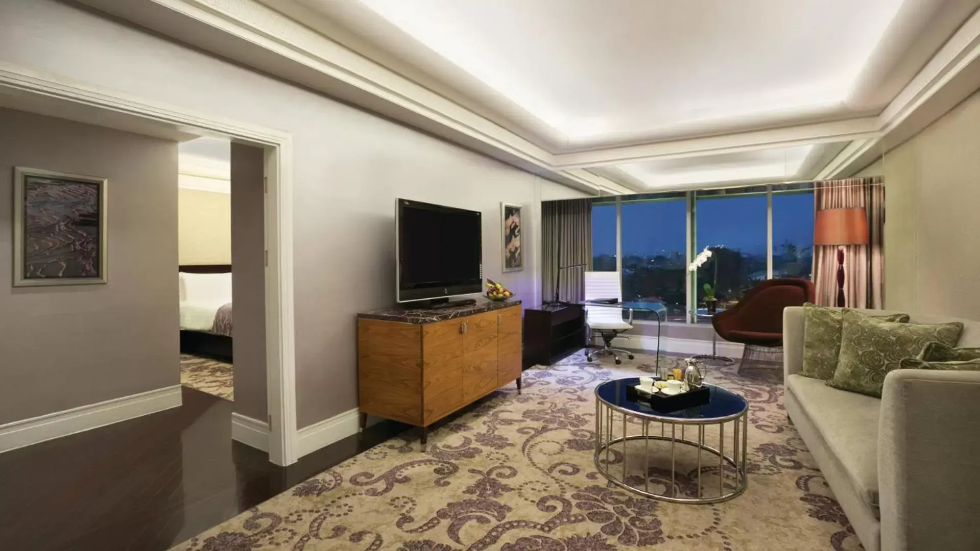 Bedroom, Seating Area in Hotel Indonesia Kempinski Jakarta