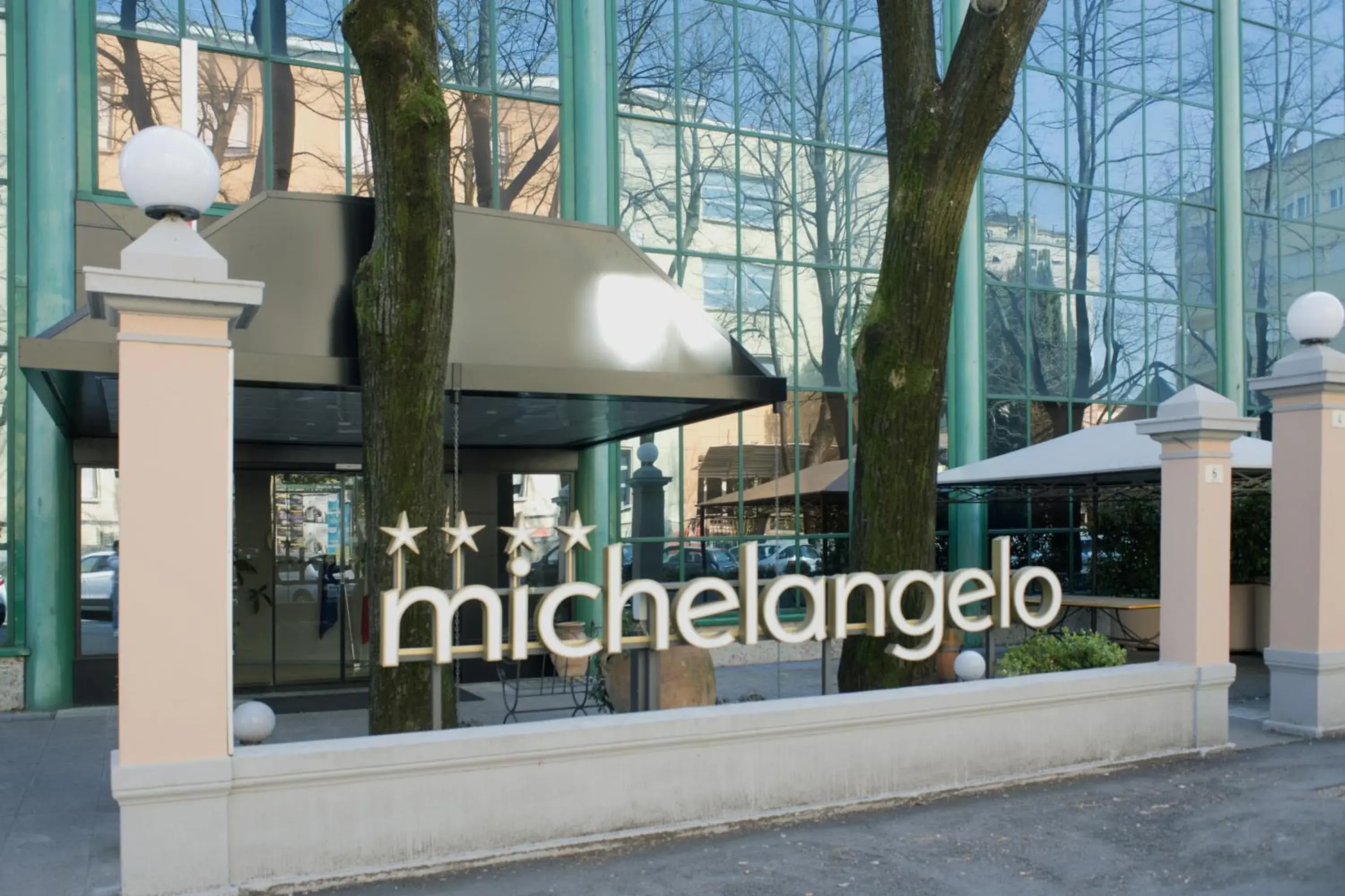 Facade/entrance in Hotel Michelangelo