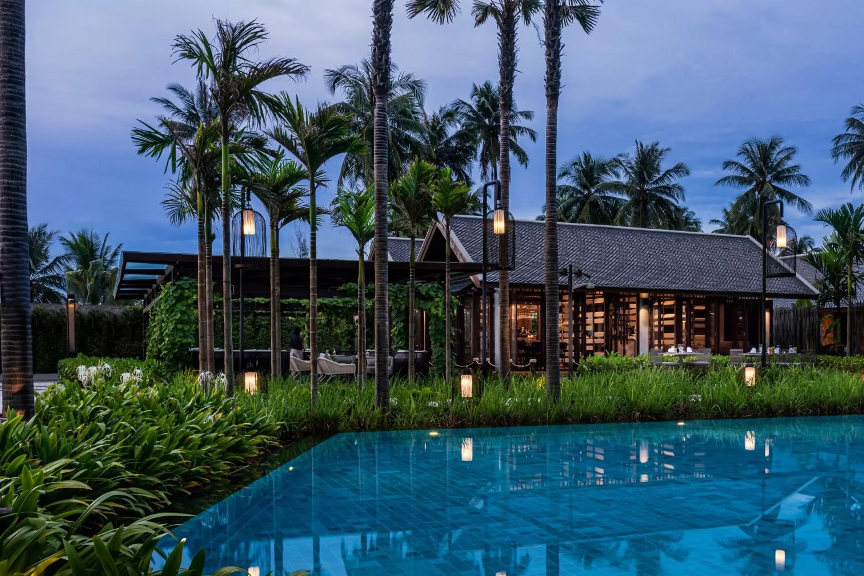 Restaurant/places to eat, Swimming Pool in Grand Mercure Khao Lak Bangsak