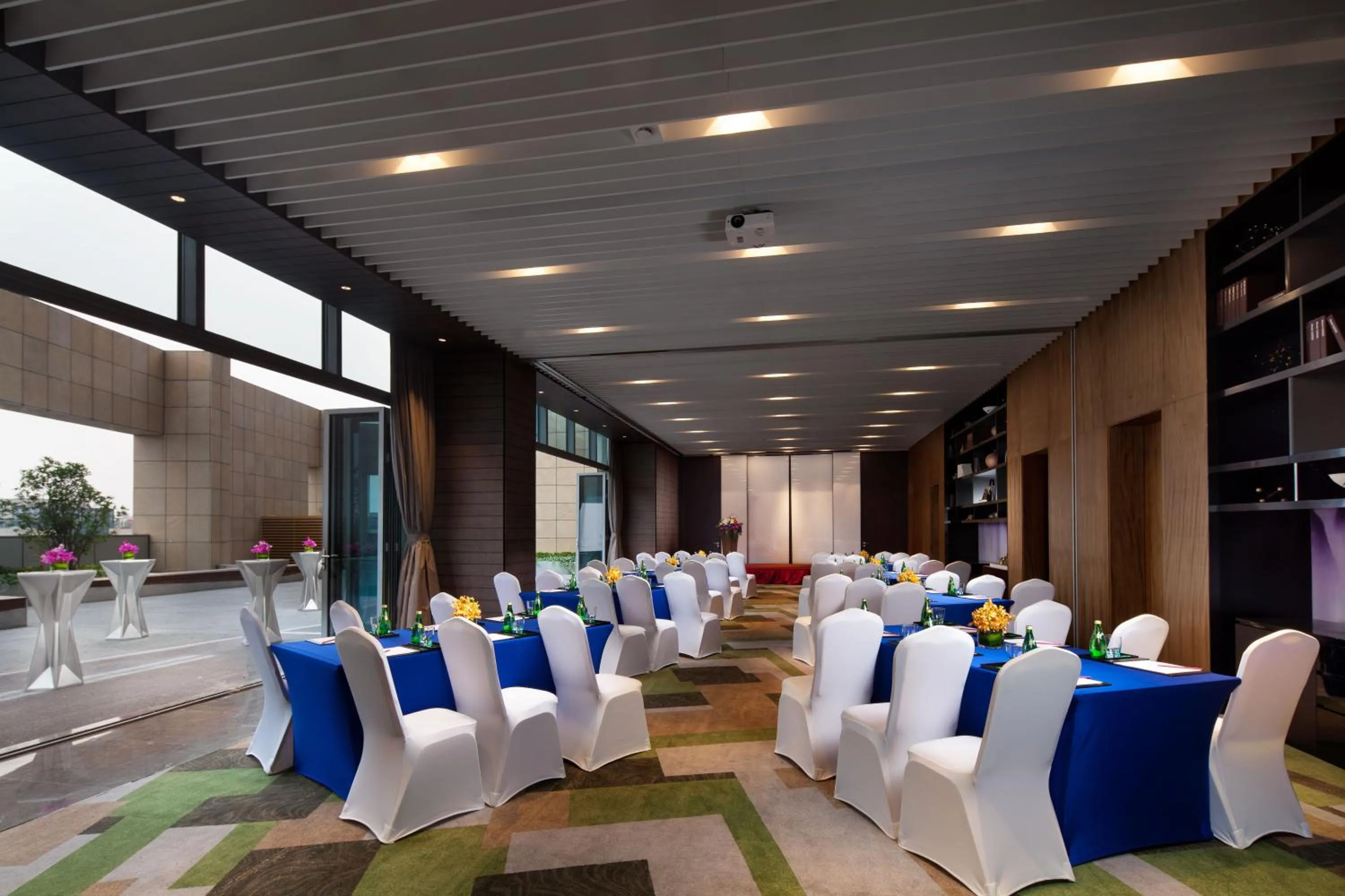 Meeting/conference room in Crowne Plaza Kunshan by IHG