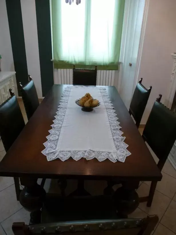 Dining Area in B&B A Casa di Mael