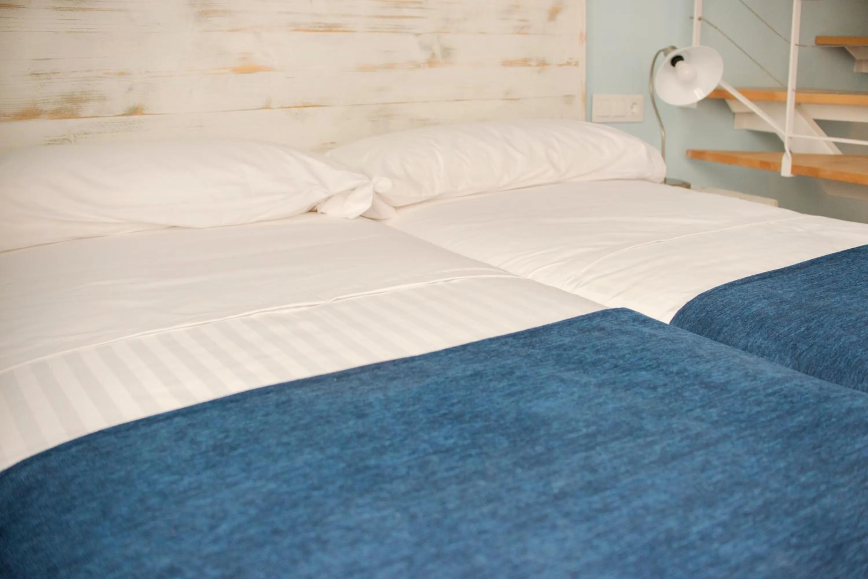 Bed in Ad Hoc Carmen