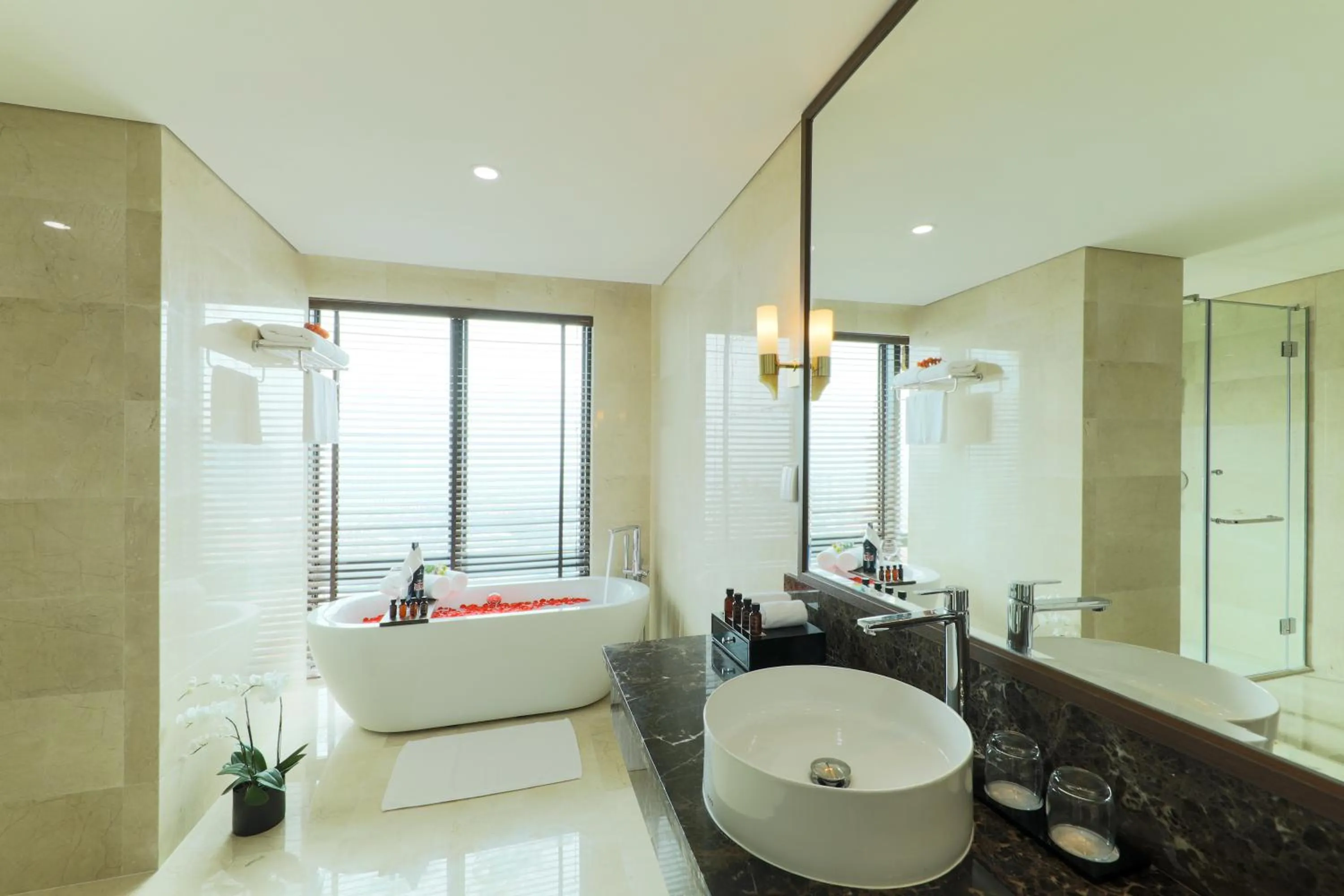 Bathroom in Grand Vista Hanoi