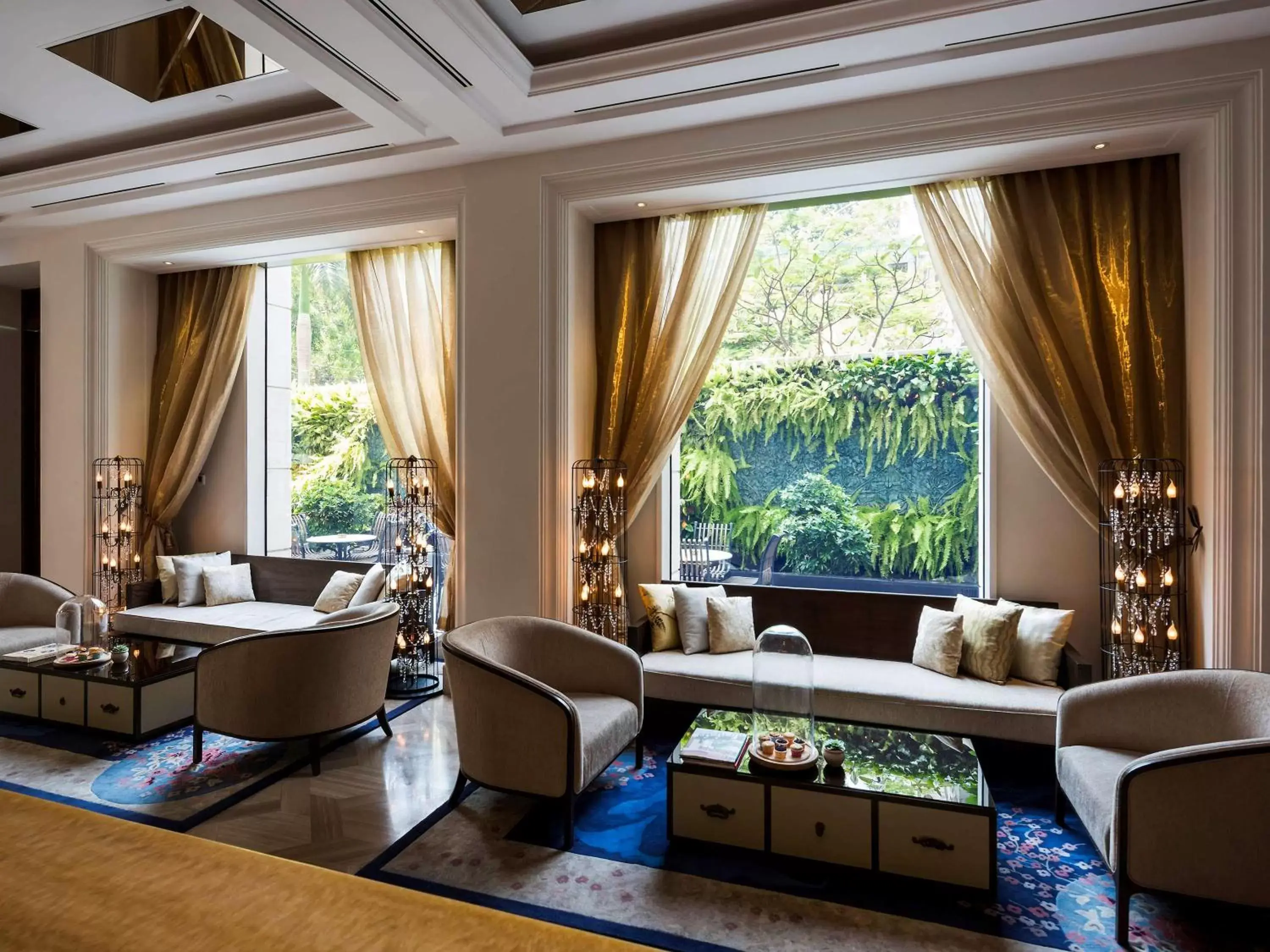 Lounge or bar in Hotel Des Arts Saigon Mgallery Collection