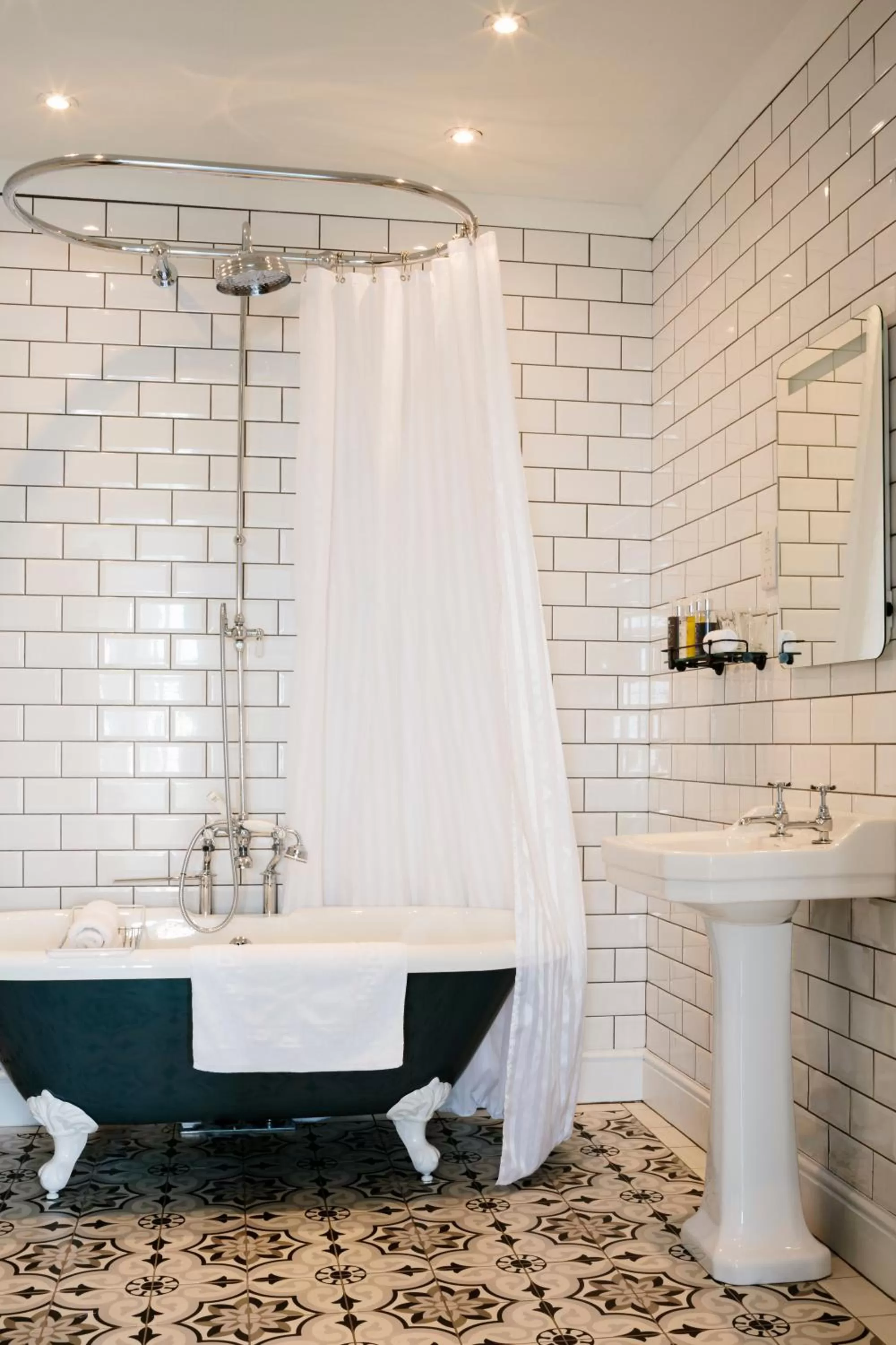 Bathroom in Merchants Manor Spa