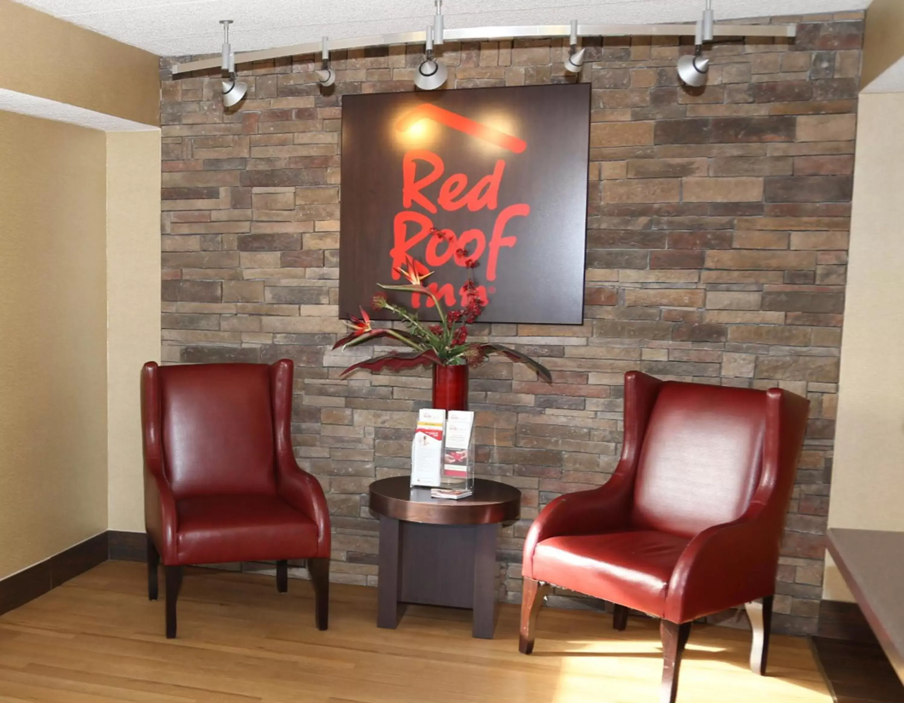 Lobby or reception, Seating Area in Red Roof Inn Enfield