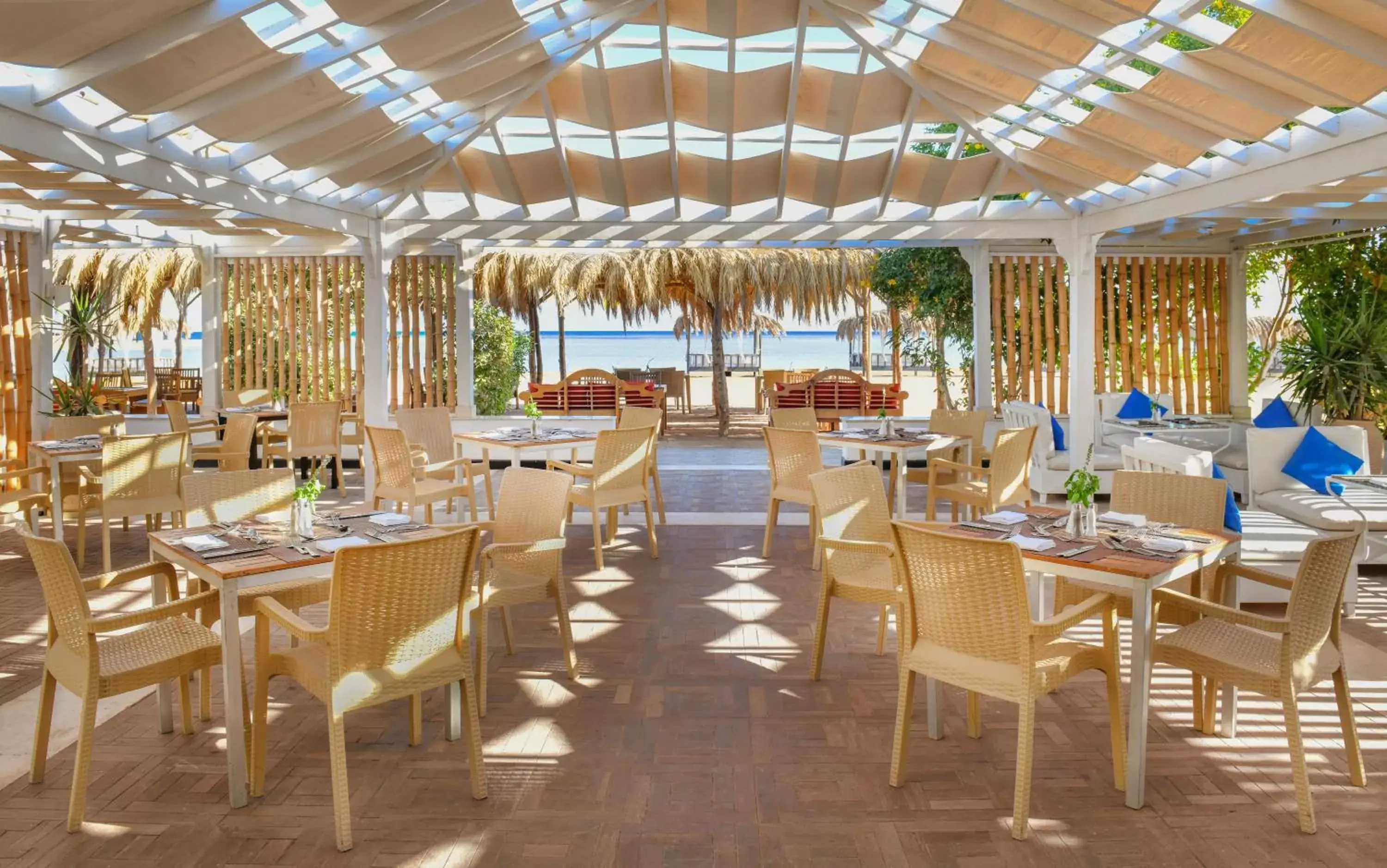 Restaurant/Places to Eat in Jaz Aquamarine Resort