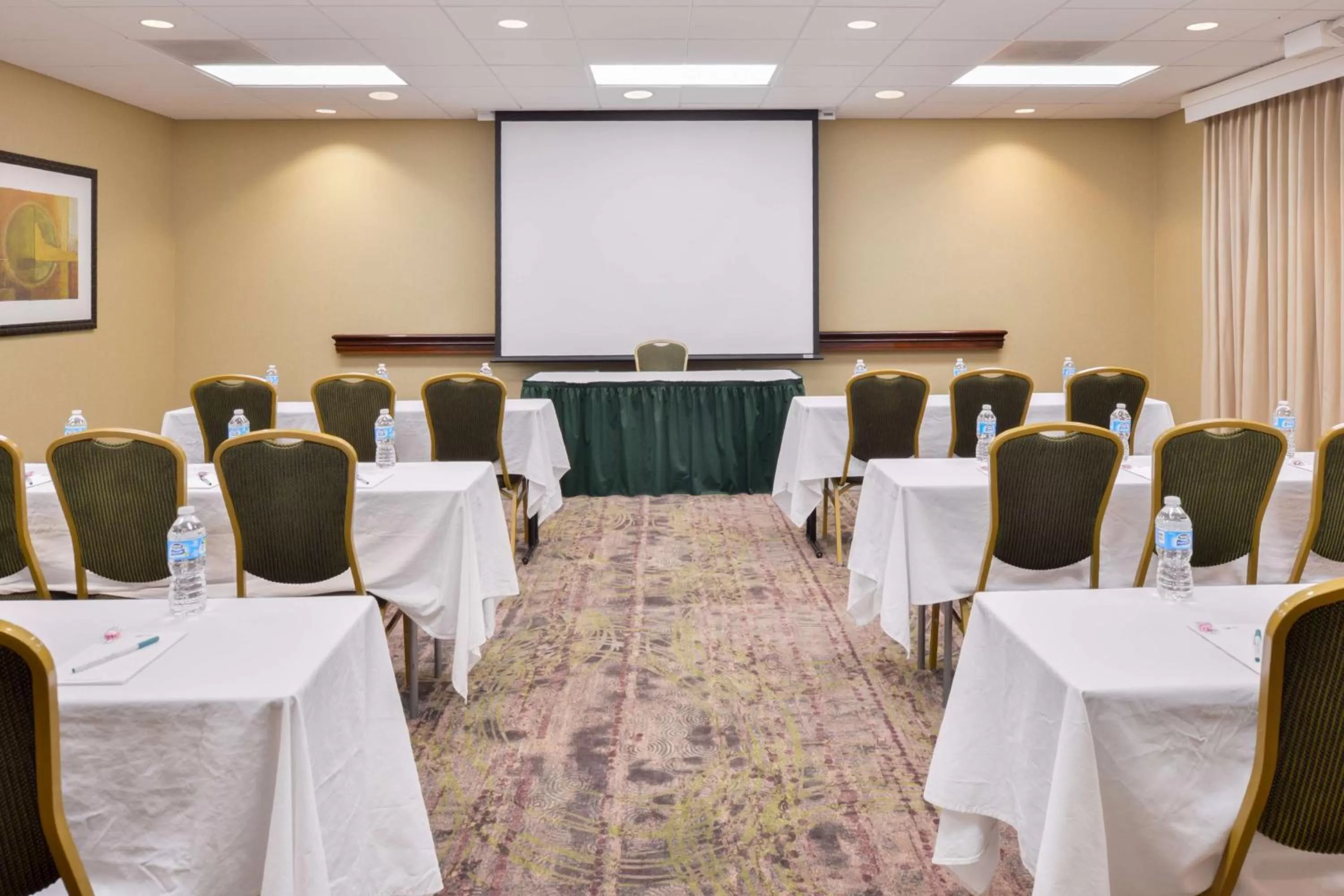 Meeting/conference room in Homewood Suites by Hilton Fresno