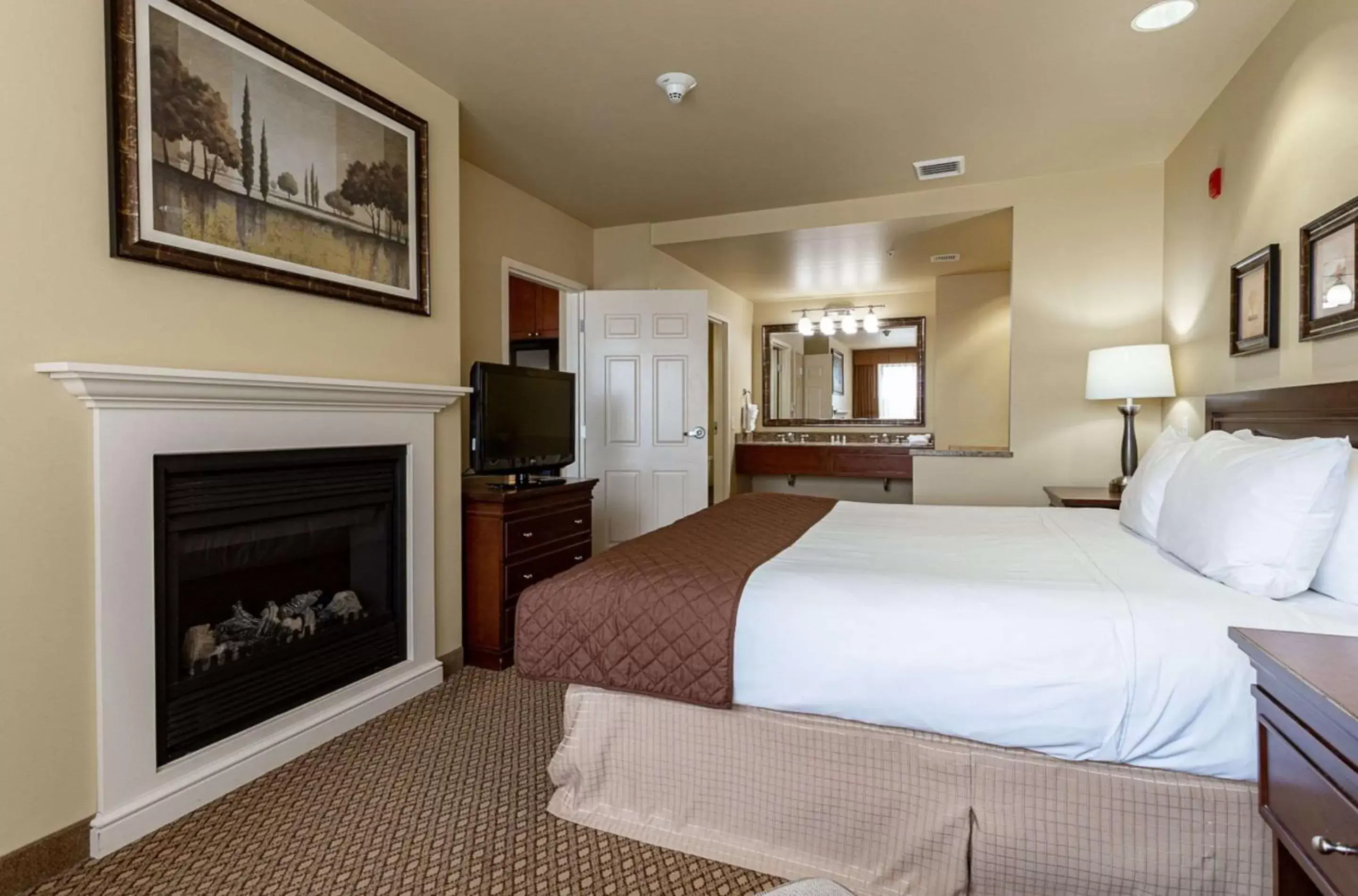 Bedroom, Bed in Jefferson Street Inn, a Member of Radisson Individuals