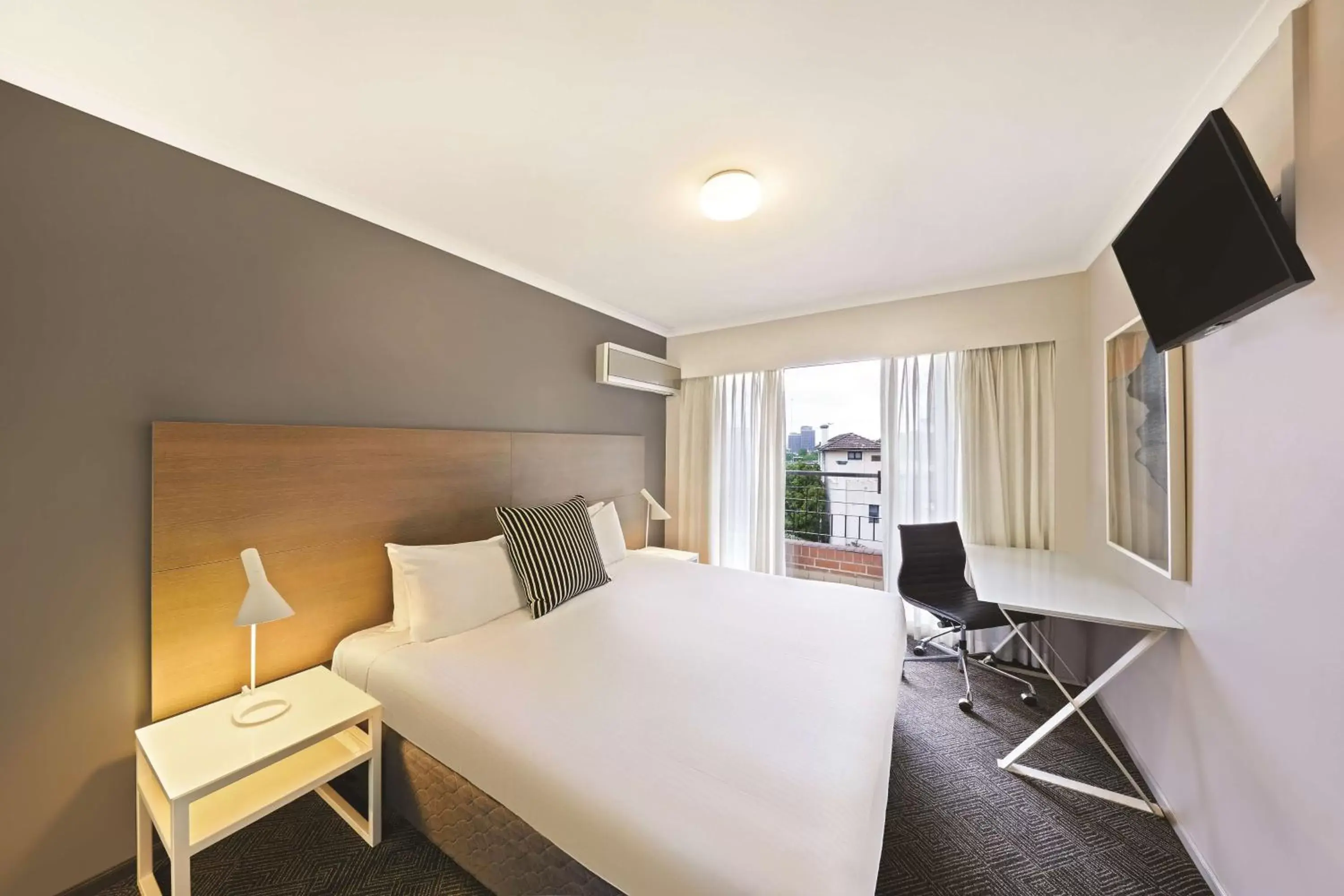 Bedroom, Bed in Adina Apartment Hotel Sydney Surry Hills