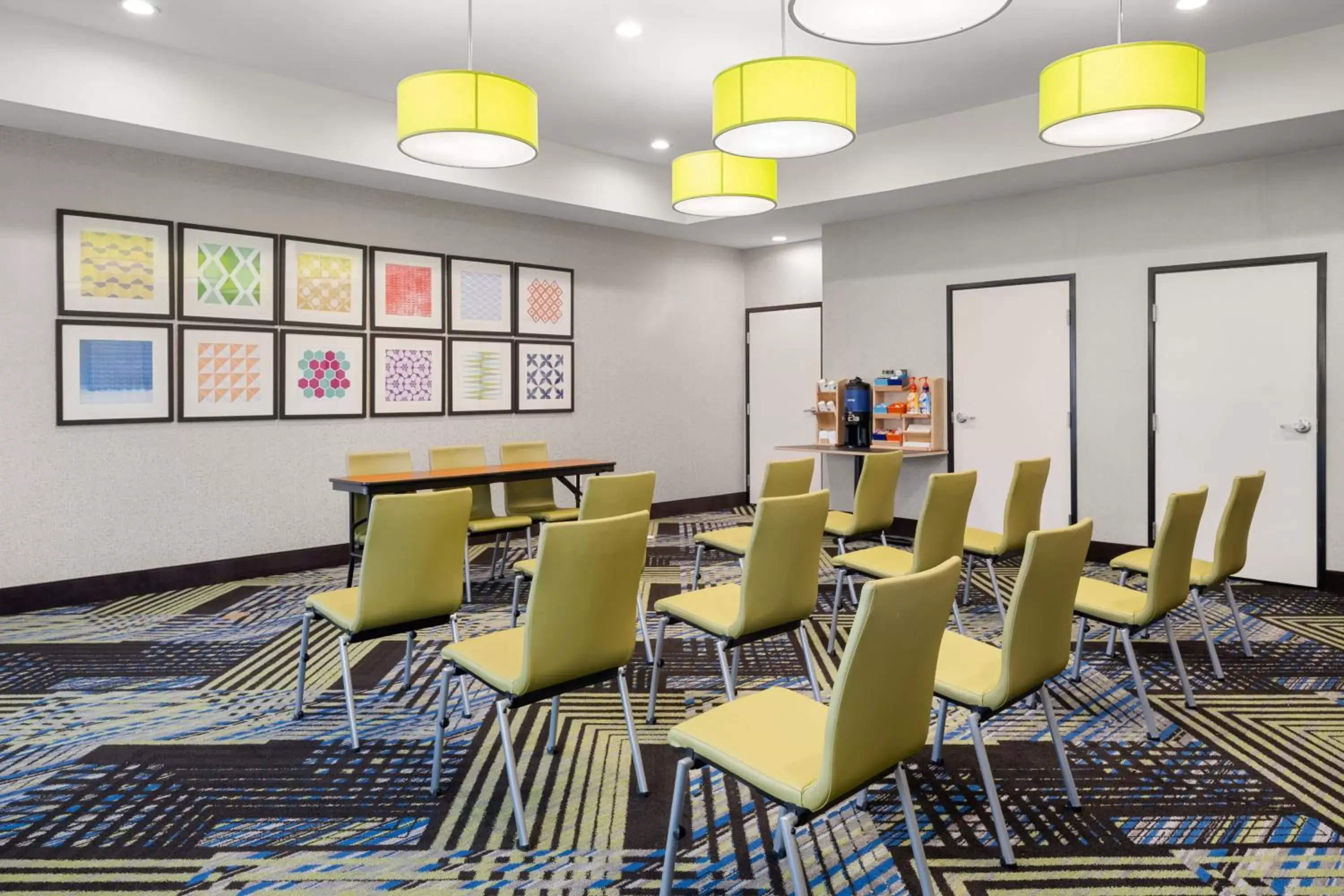 Meeting/conference room in Holiday Inn Express & Suites Graham, an IHG Hotel