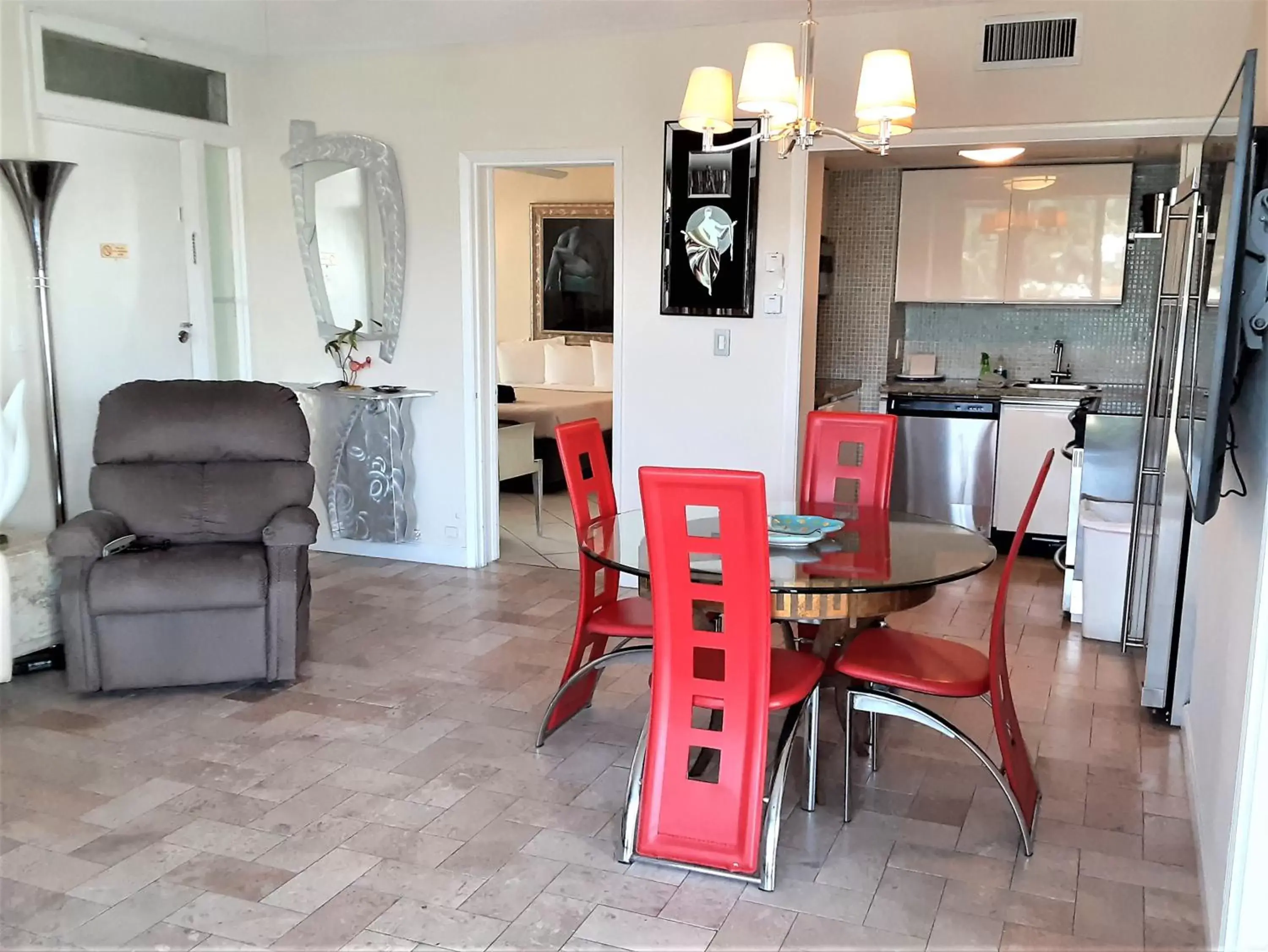 Kitchen or kitchenette, Kitchen/Kitchenette in Manhattan Tower Apartment Hotel