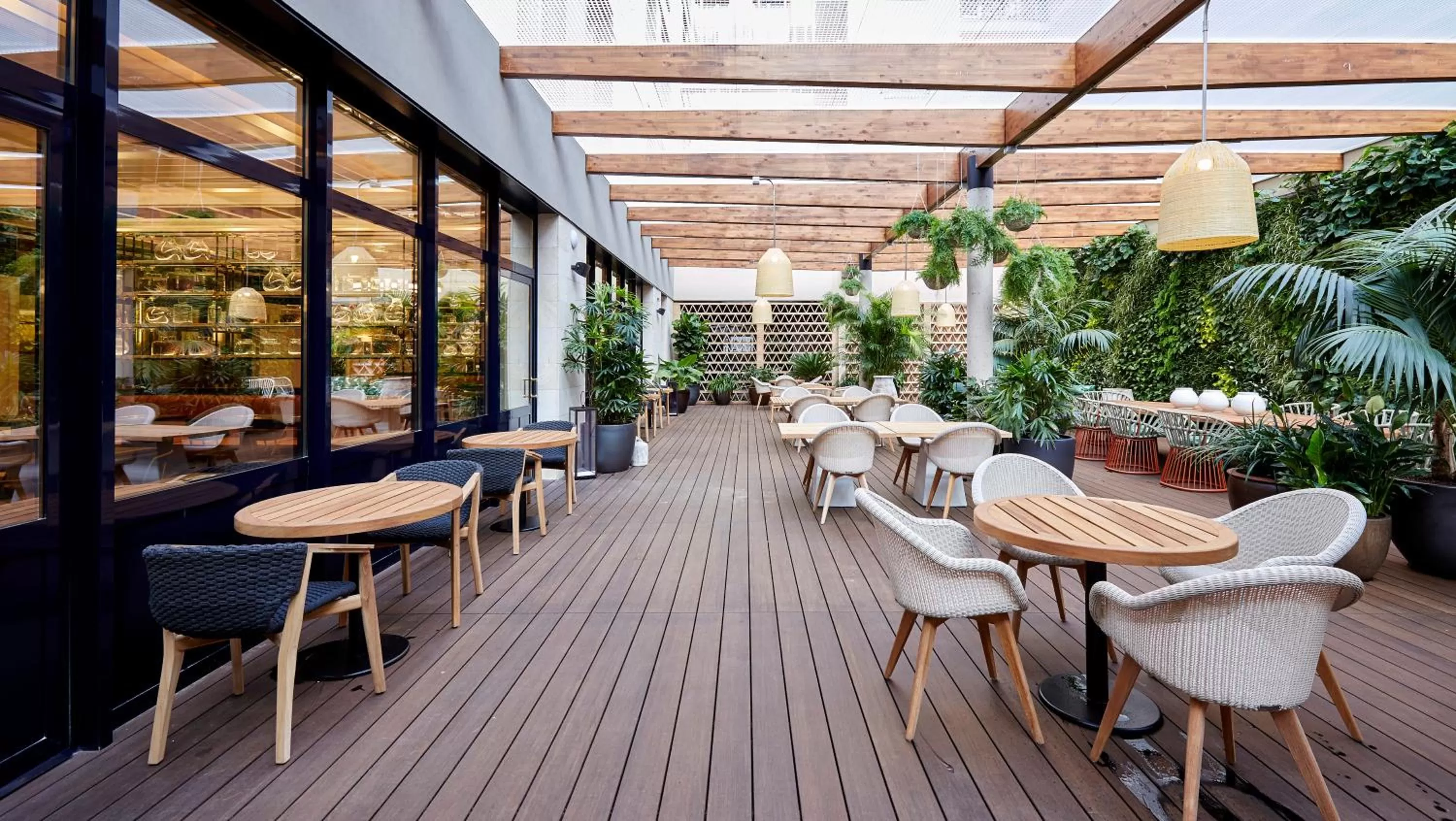 Spring in Radisson Blu 1882 Hotel, Barcelona Sagrada Familia