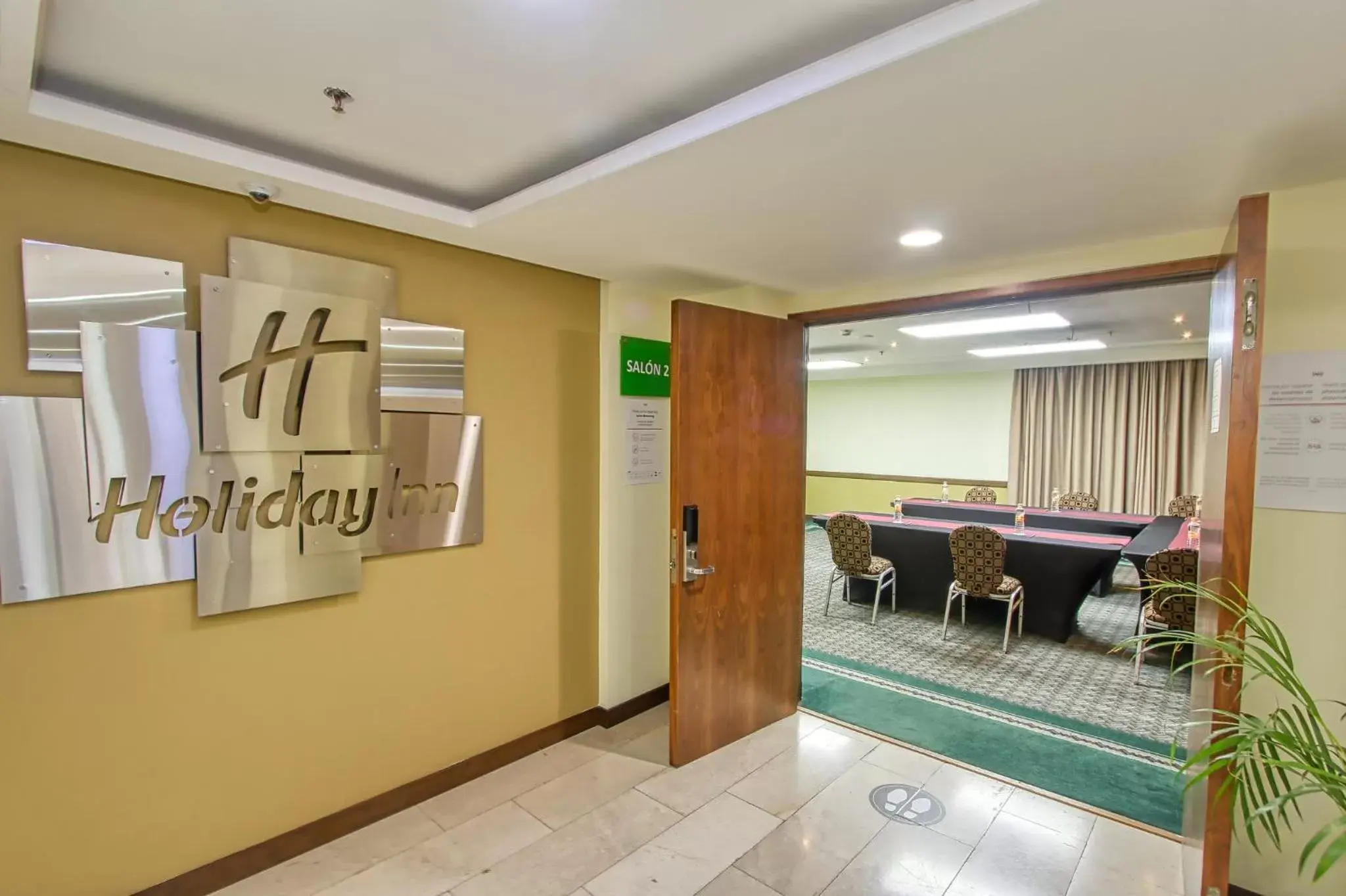 Meeting/conference room, Billiards in Holiday Inn Leon, an IHG Hotel