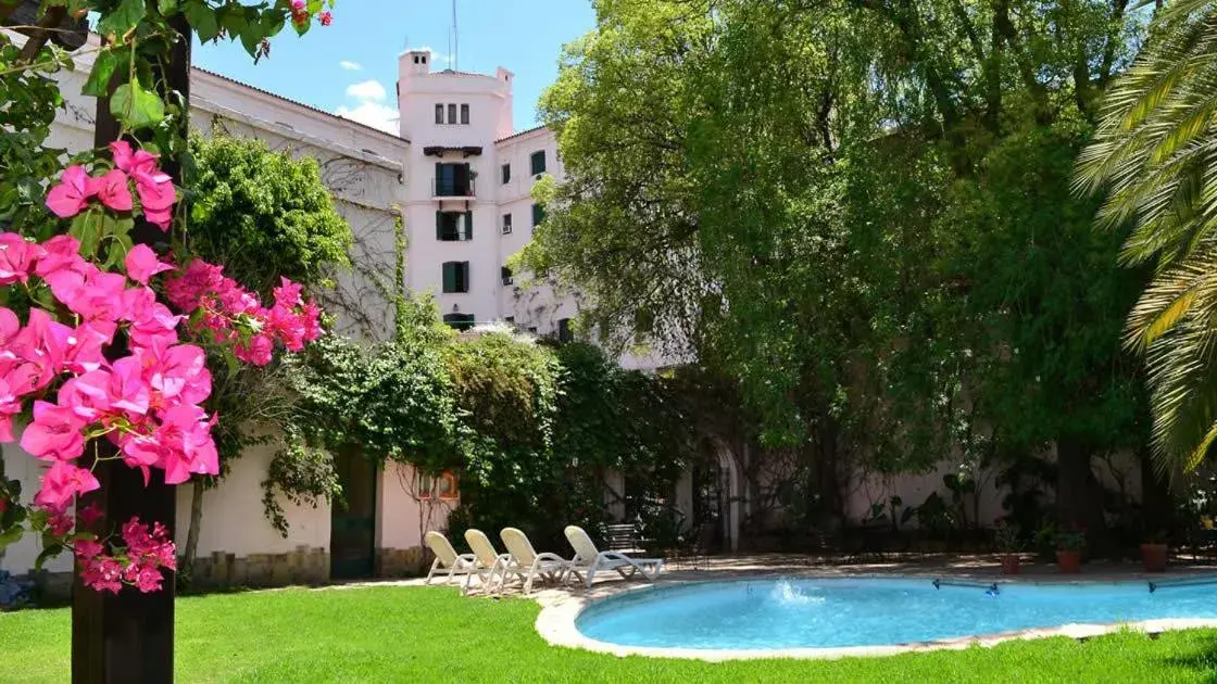 Garden, Property Building in Hotel Salta