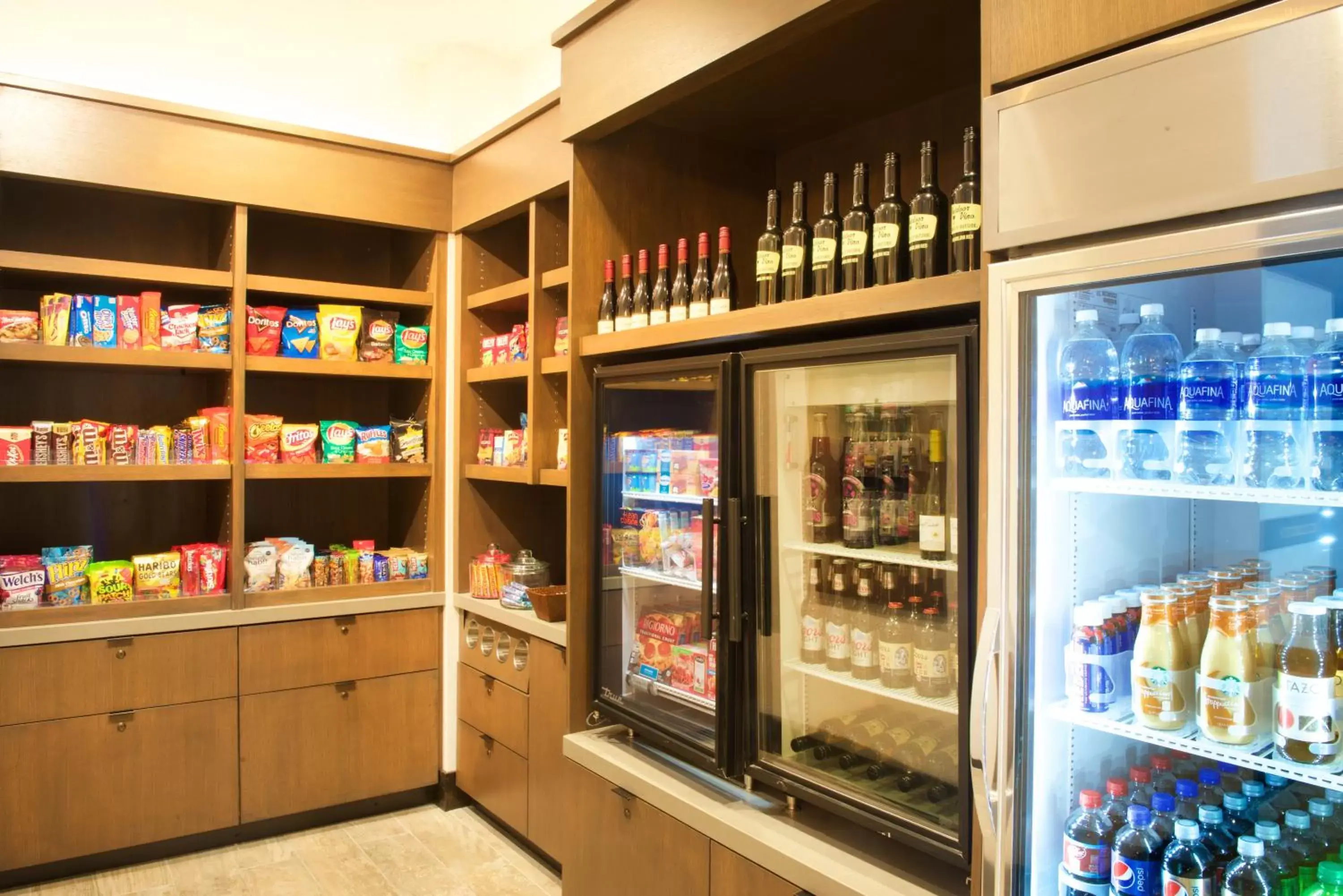 Food and drinks, Supermarket/Shops in SpringHill Suites by Marriott Bend
