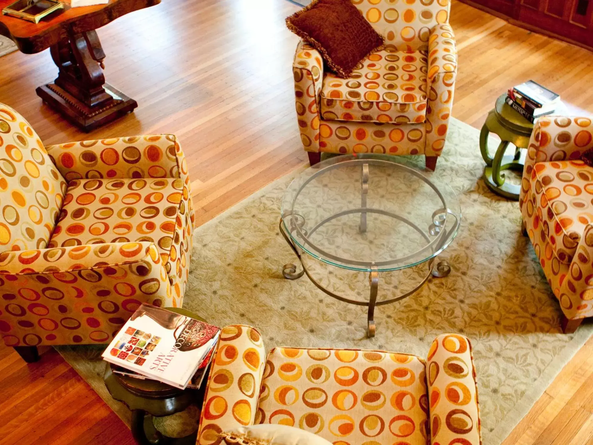 Lobby or reception, Seating Area in Showers Inn