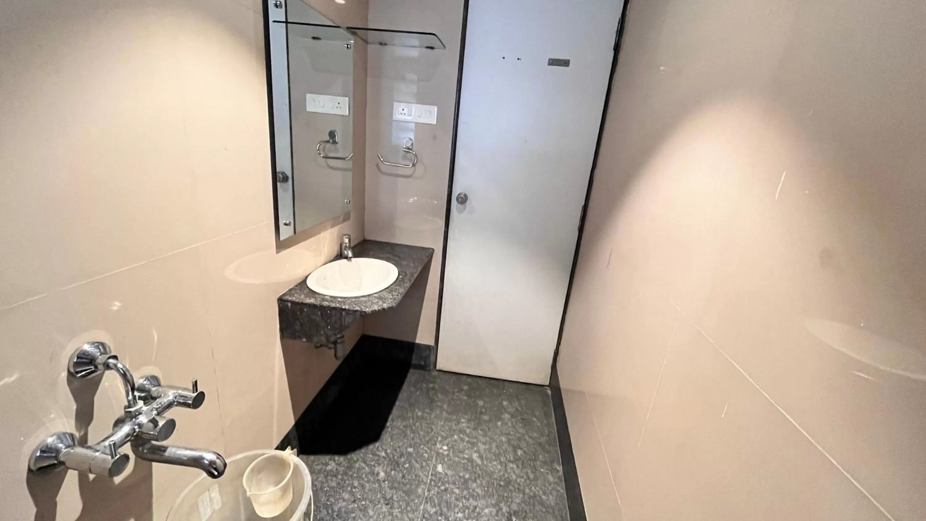 Shower in Hotel Sumanchandra Suites