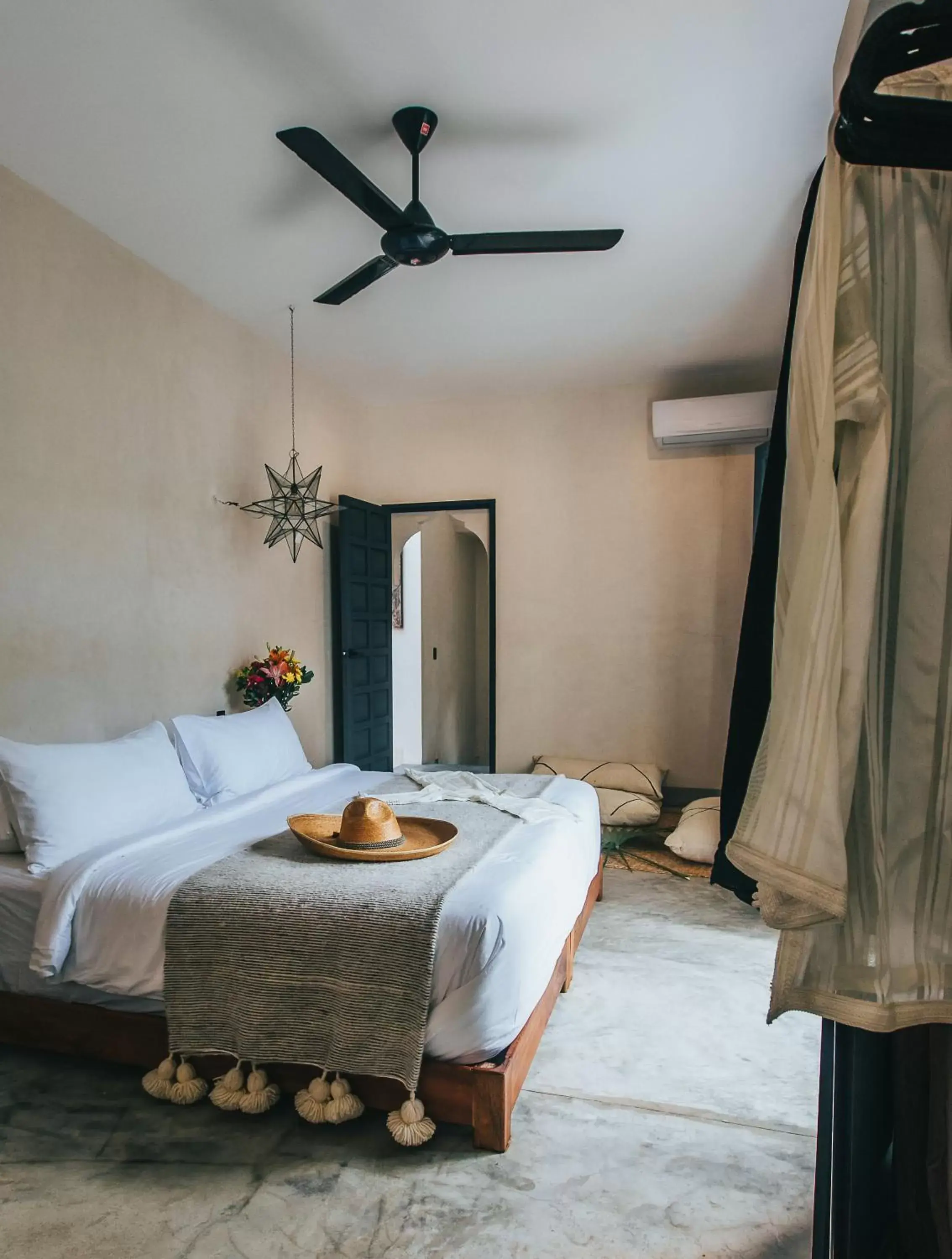 Bed in Ambre & Epices Jungle Hotel & Spa