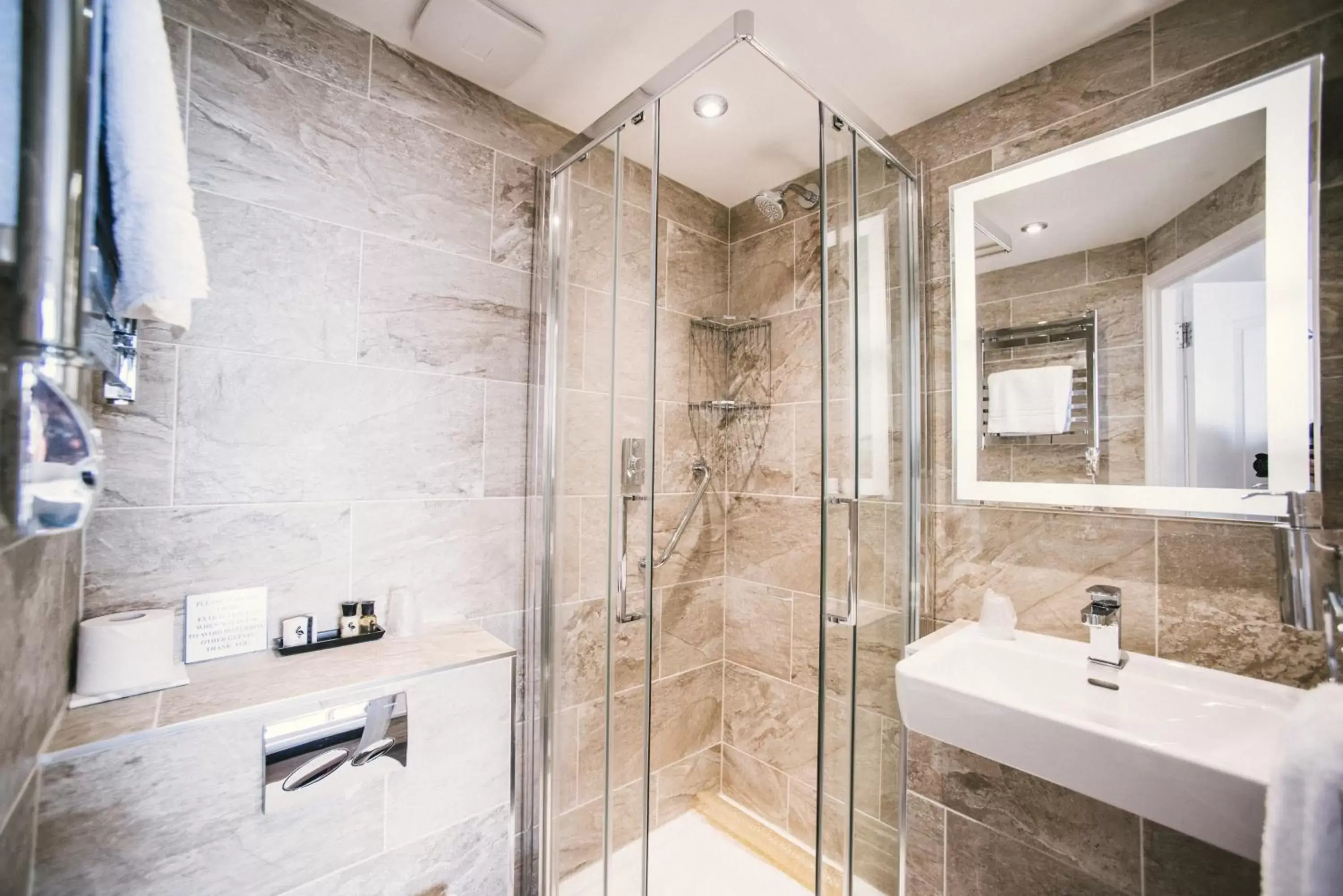 Shower, Bathroom in Bedford Hotel