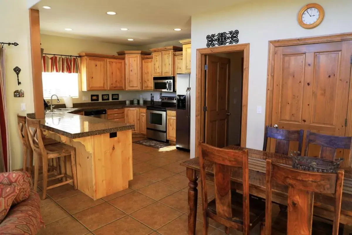 Kitchen/Kitchenette in Zion Ponderosa Ranch Resort