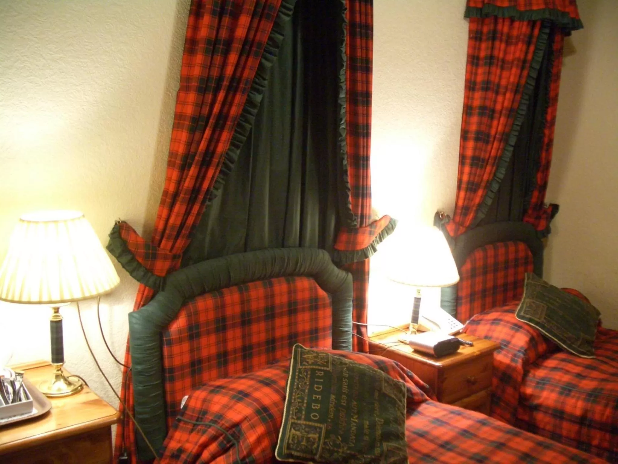 Bedroom in Atholl Arms