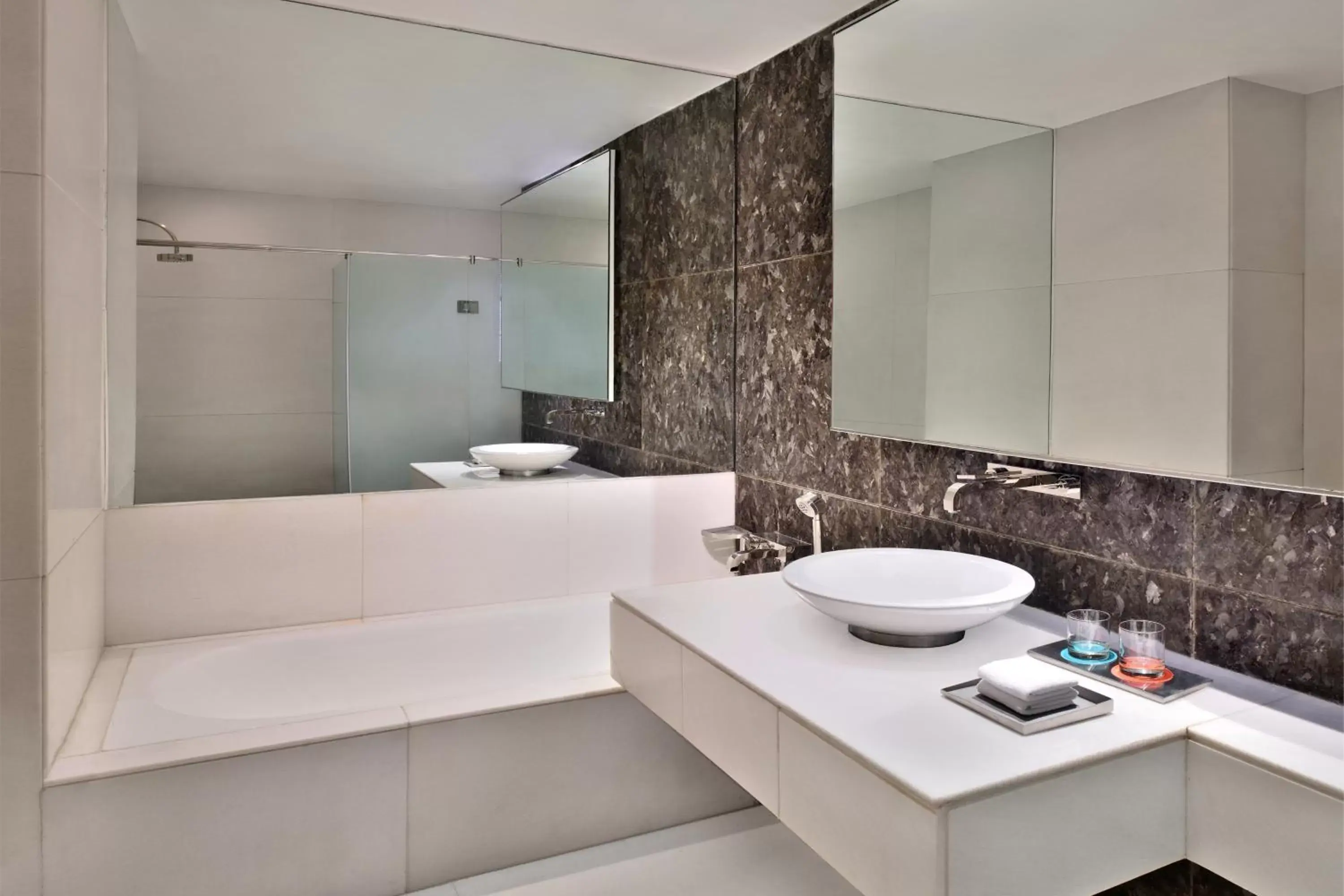 Bathroom in Le Meridien New Delhi