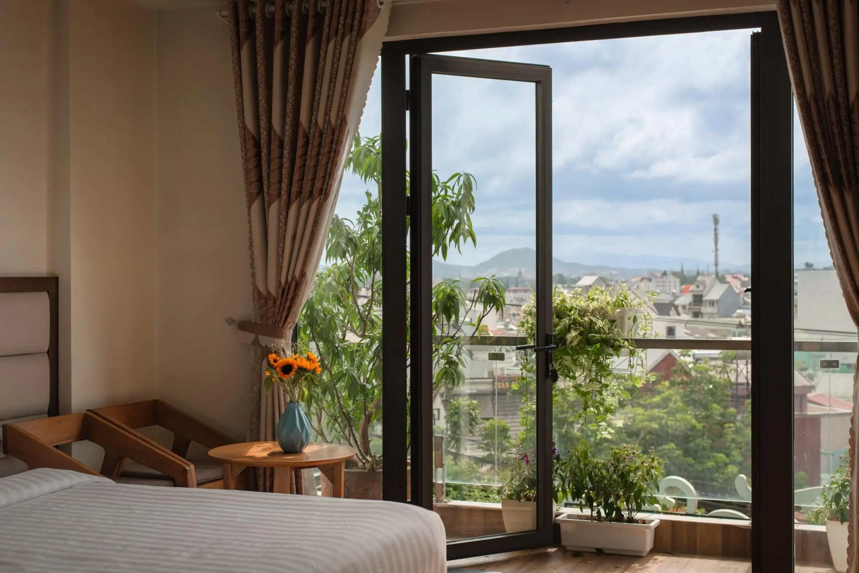 View (from property/room), Bed in Tasme Hotel View (from property/room), Bed in Tasme Hotel