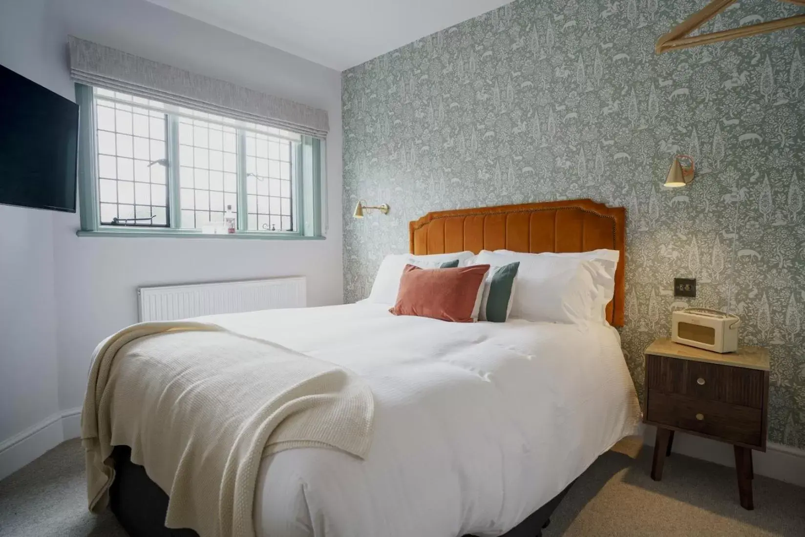 Bedroom, Bed in Bel and The Dragon at Red Lion Wendover