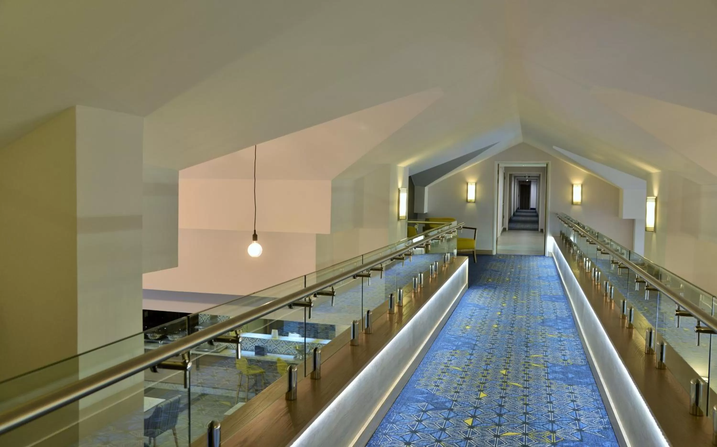 Property building in Town Lodge Menlo Park