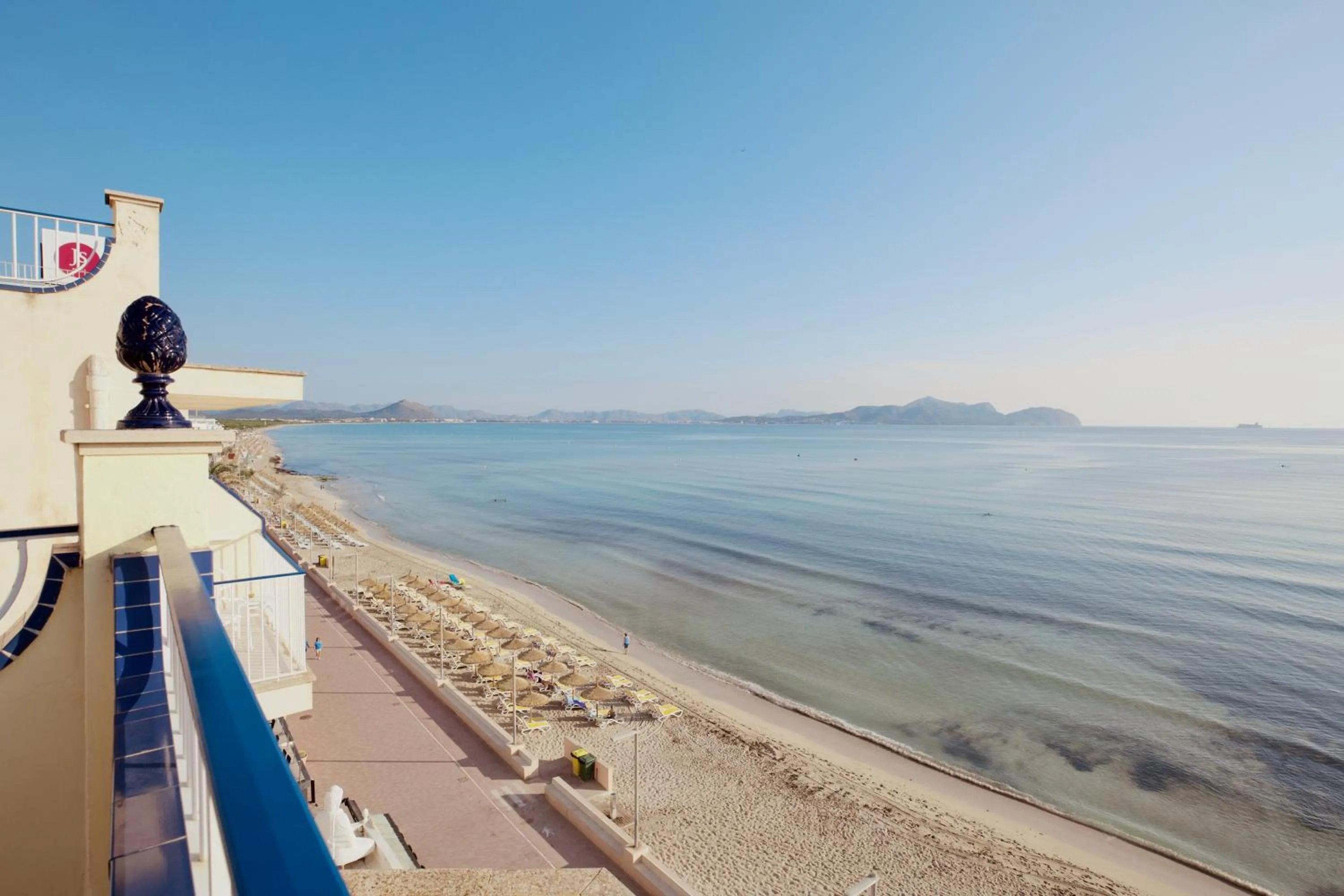 View (from property/room) in JS Horitzó