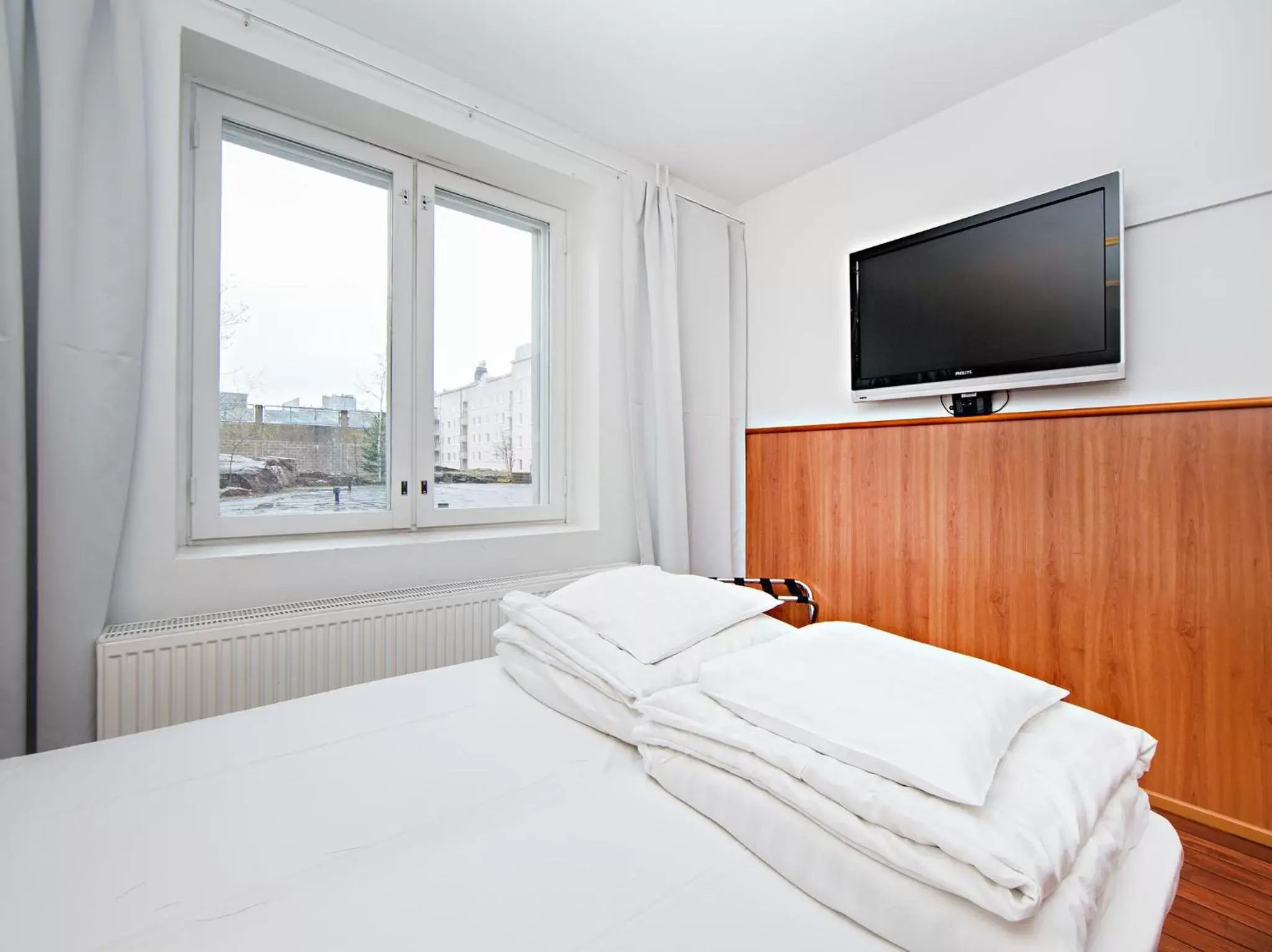 Day, Bed in Omena Hotel Turku Humalistonkatu