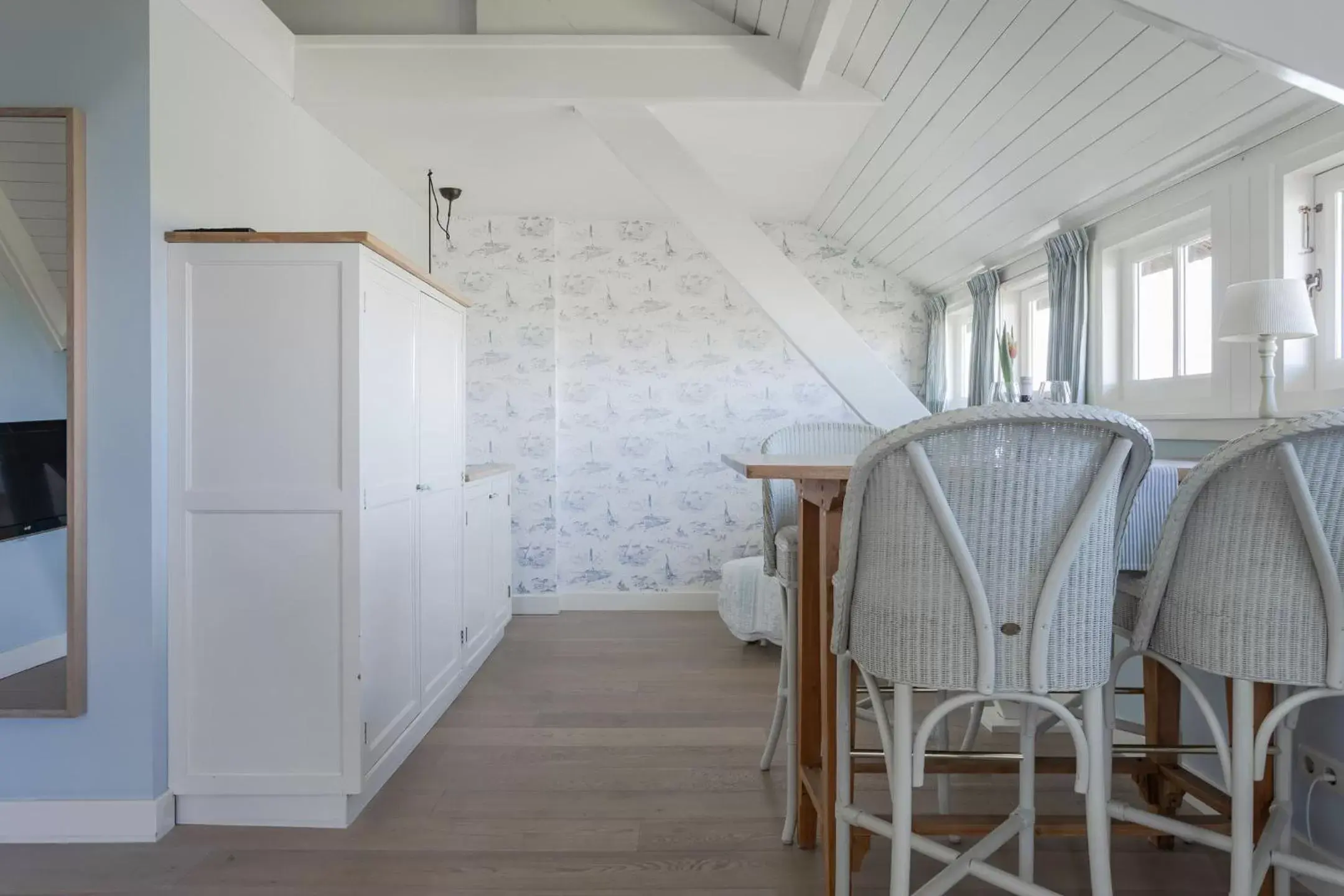 Kitchen or kitchenette, Dining Area in B&B Villa Nieuwland