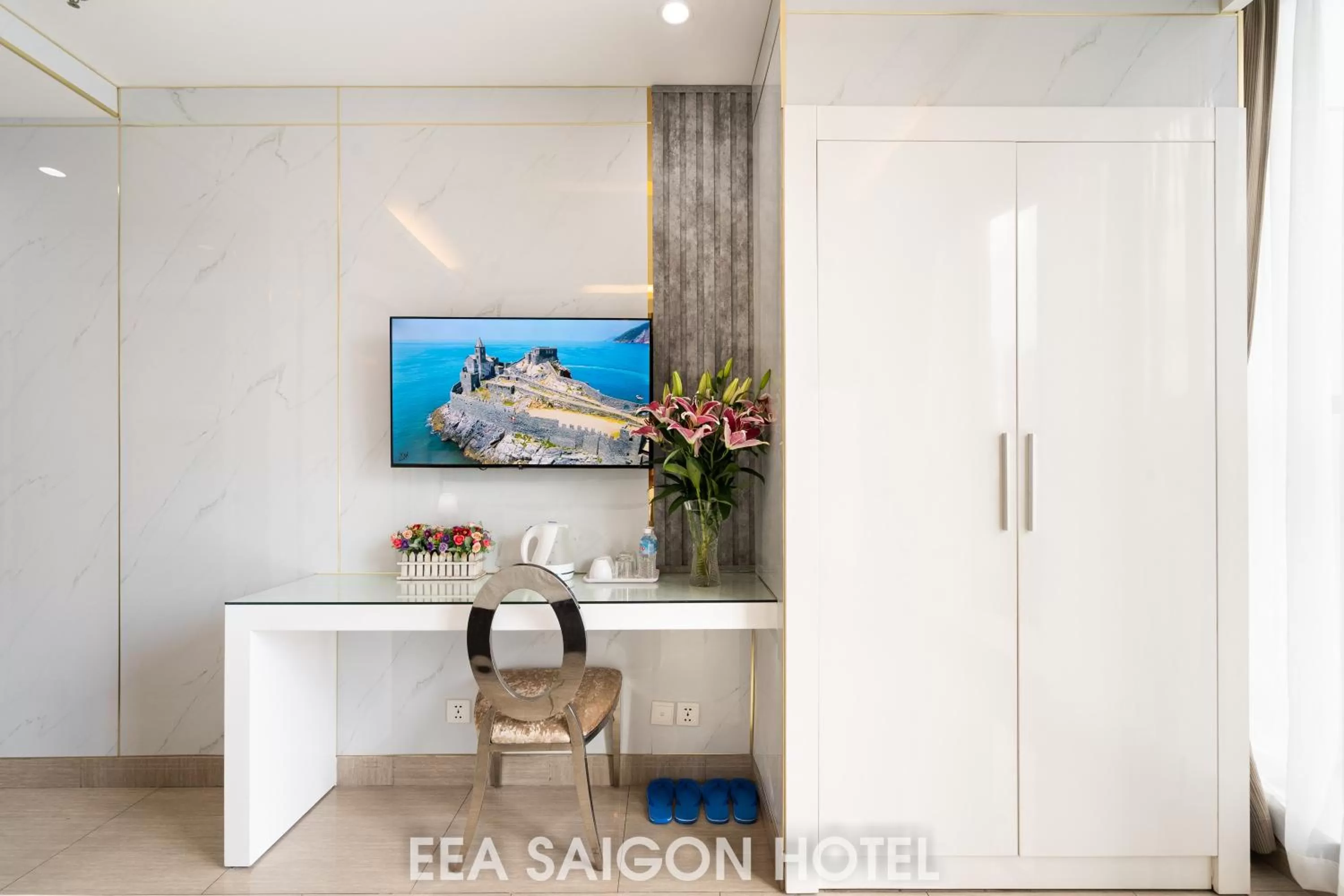 TV and multimedia in EEA Central Saigon Hotel