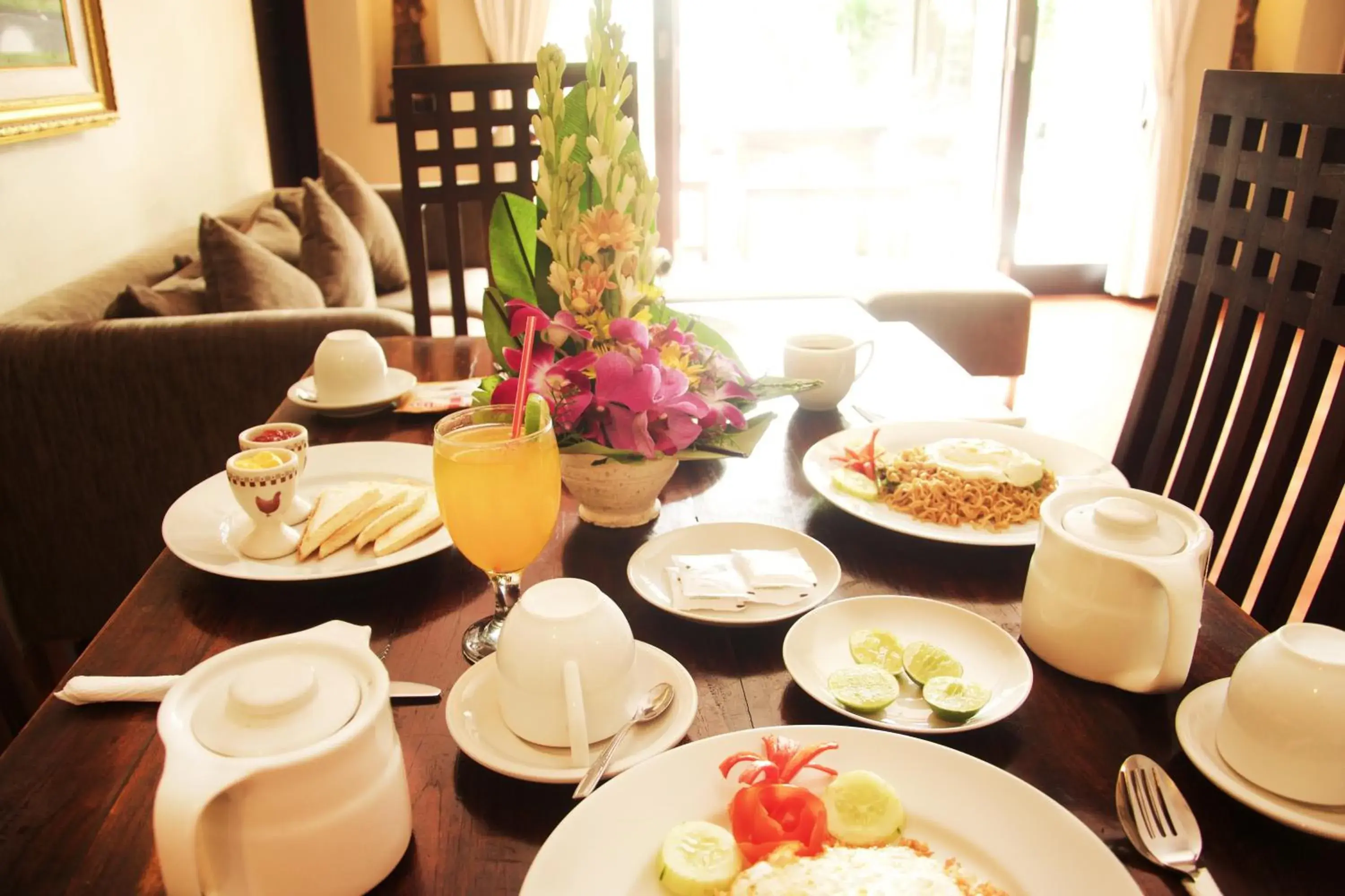 Asian breakfast in Sindhu Mertha Suite