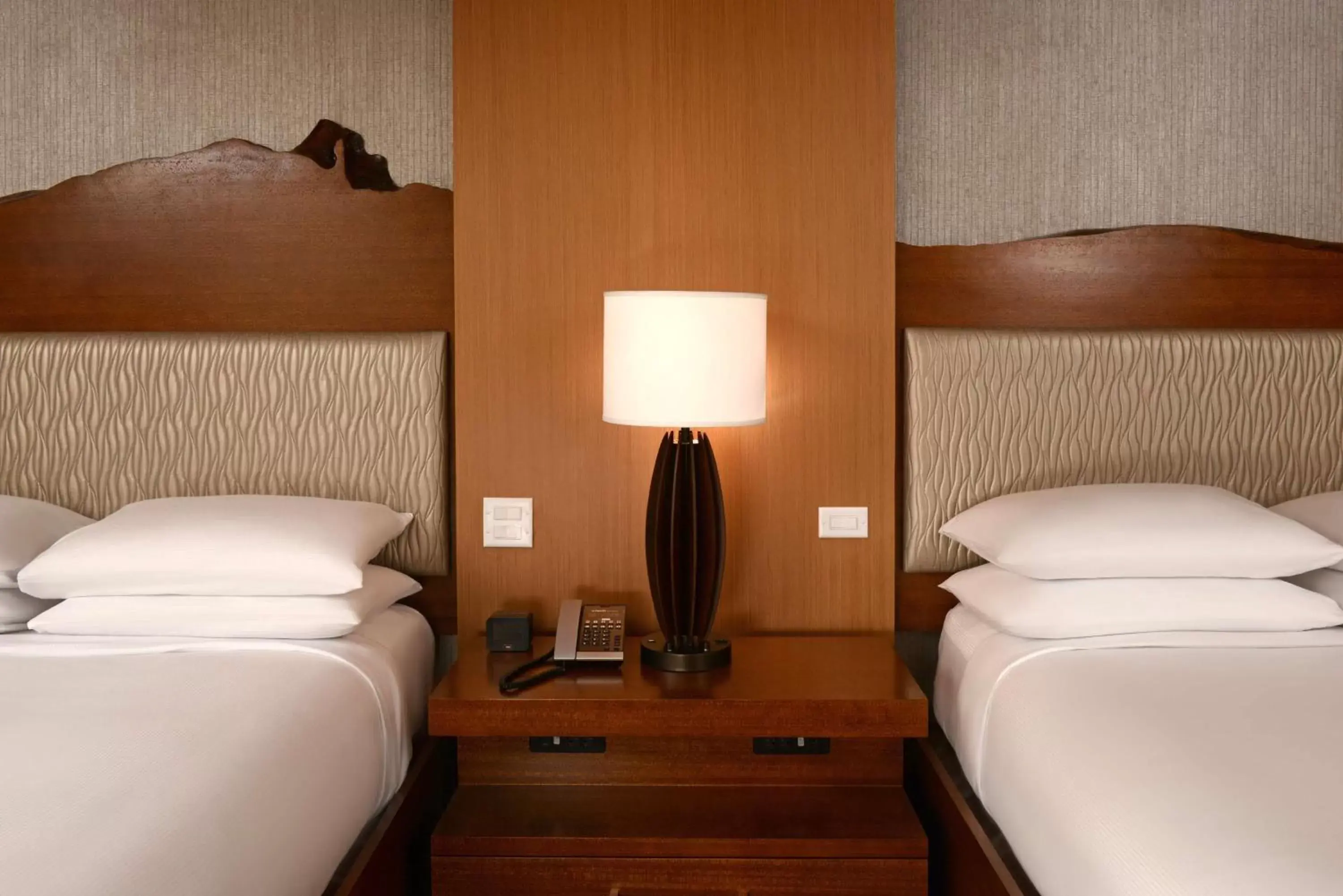 Bed, Bathroom in The Inverness Denver, a Hilton Golf & Spa Resort