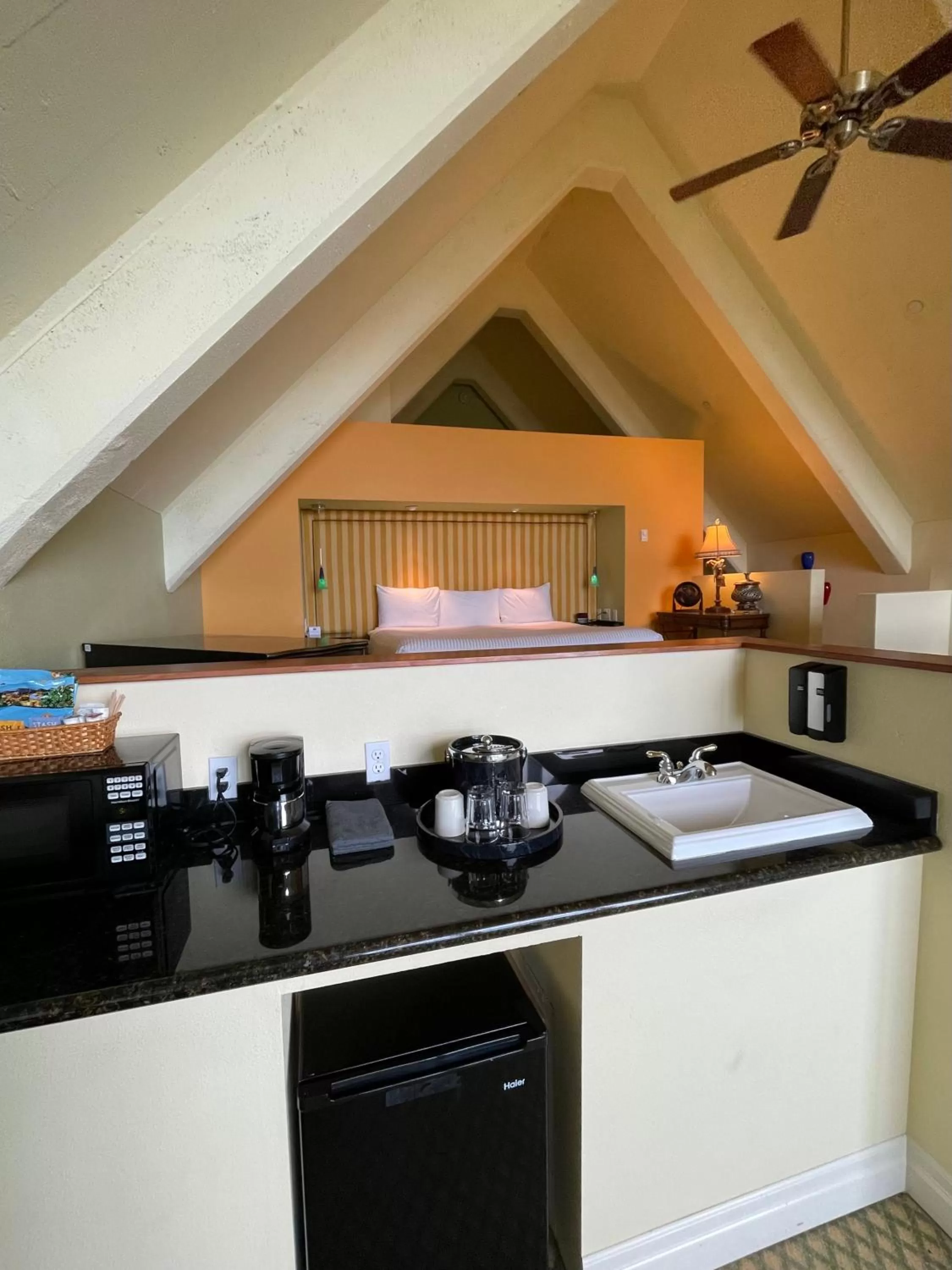 Coffee/tea facilities in Old Alcohol Plant