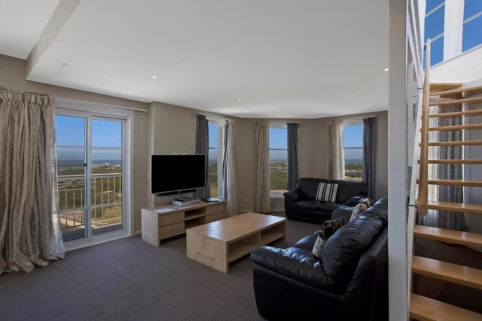 Living room, Seating Area in Deep Blue Hotel & Hot Springs