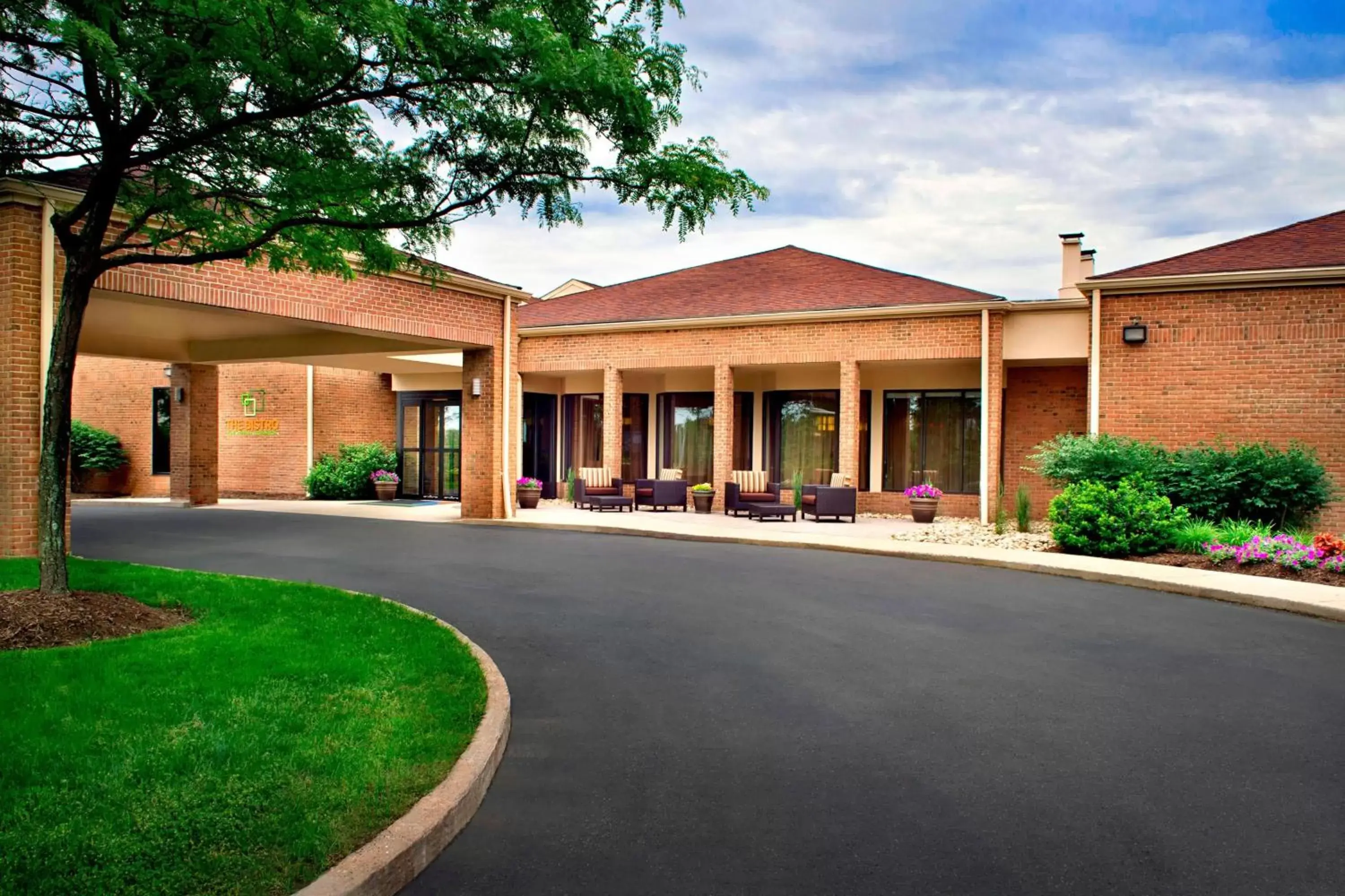 Property Building in Courtyard By Marriott Hartford Windsor Airport