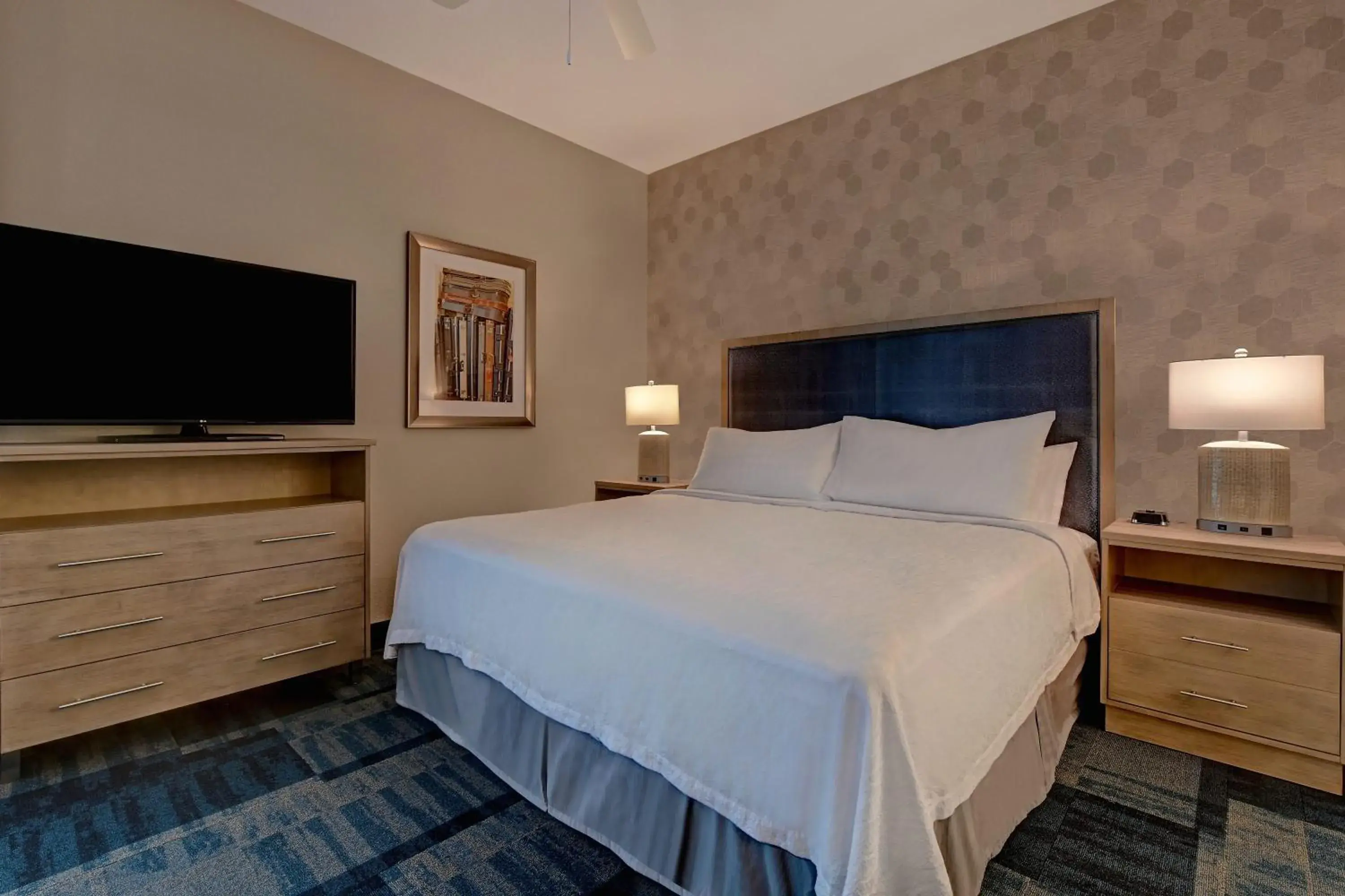 Bed in Homewood Suites By Hilton Austin/Cedar Park-Lakeline, Tx