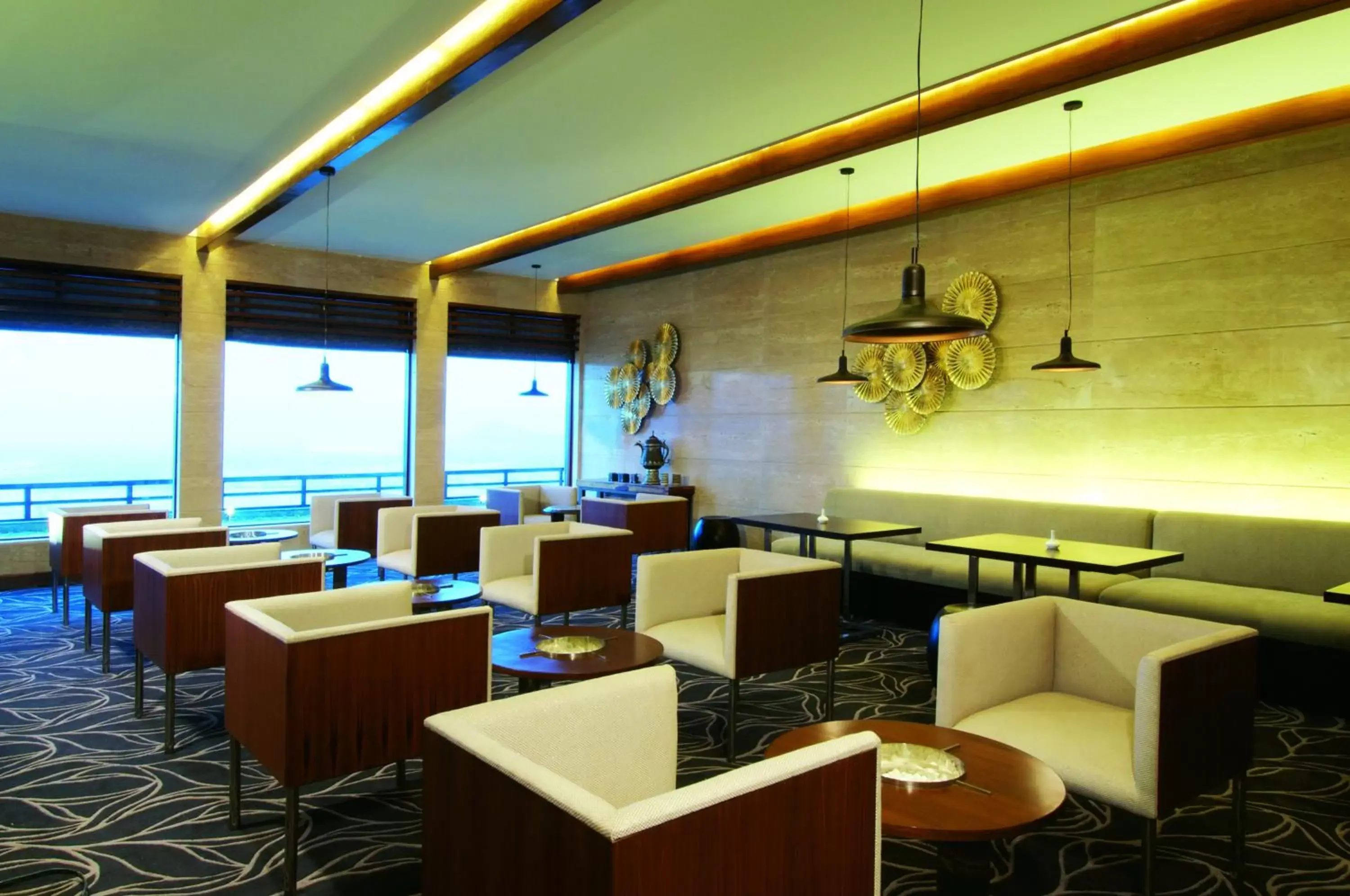 Communal lounge/ TV room, Restaurant/Places to Eat in Vivanta Dal View