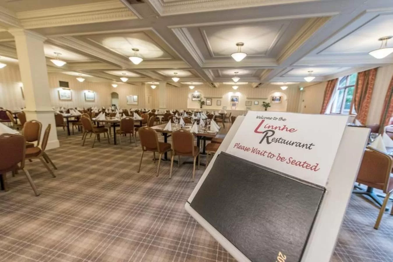 Restaurant/places to eat in Alexandra Hotel