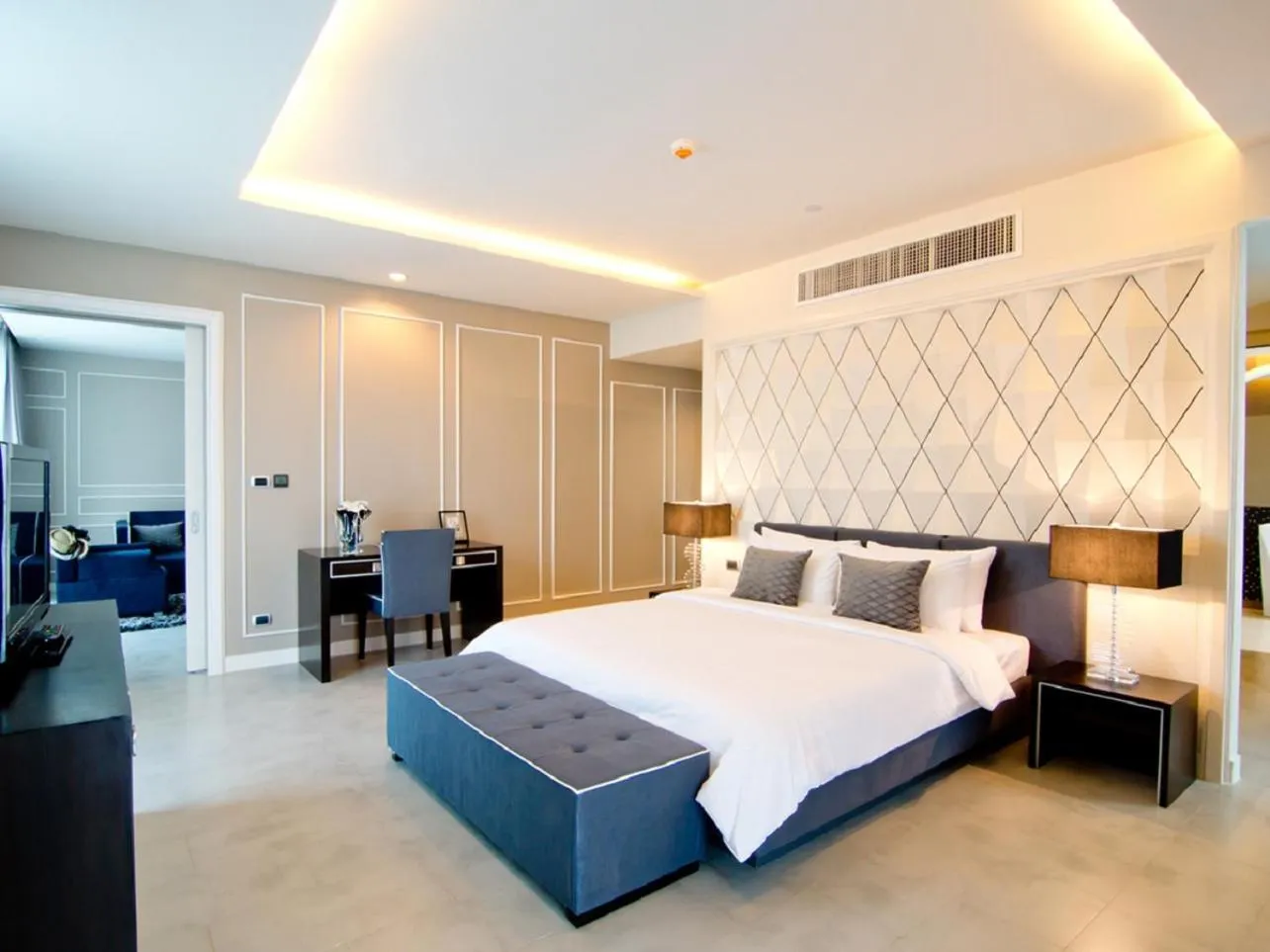 Bedroom, Bed in Way Hotel Pattaya