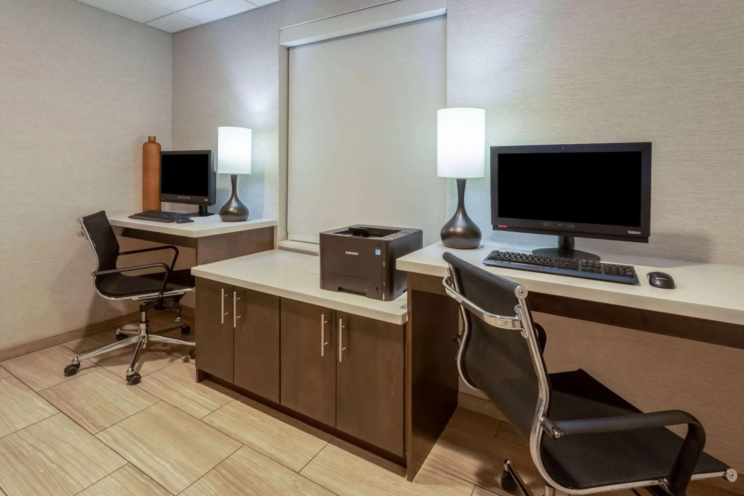 Business facilities, Business Area/Conference Room in Days Inn & Suites by Wyndham Denver International Airport
