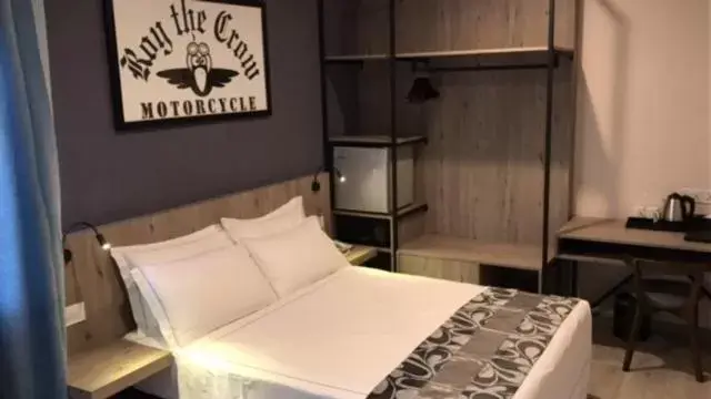 Bed in Diamond Inn