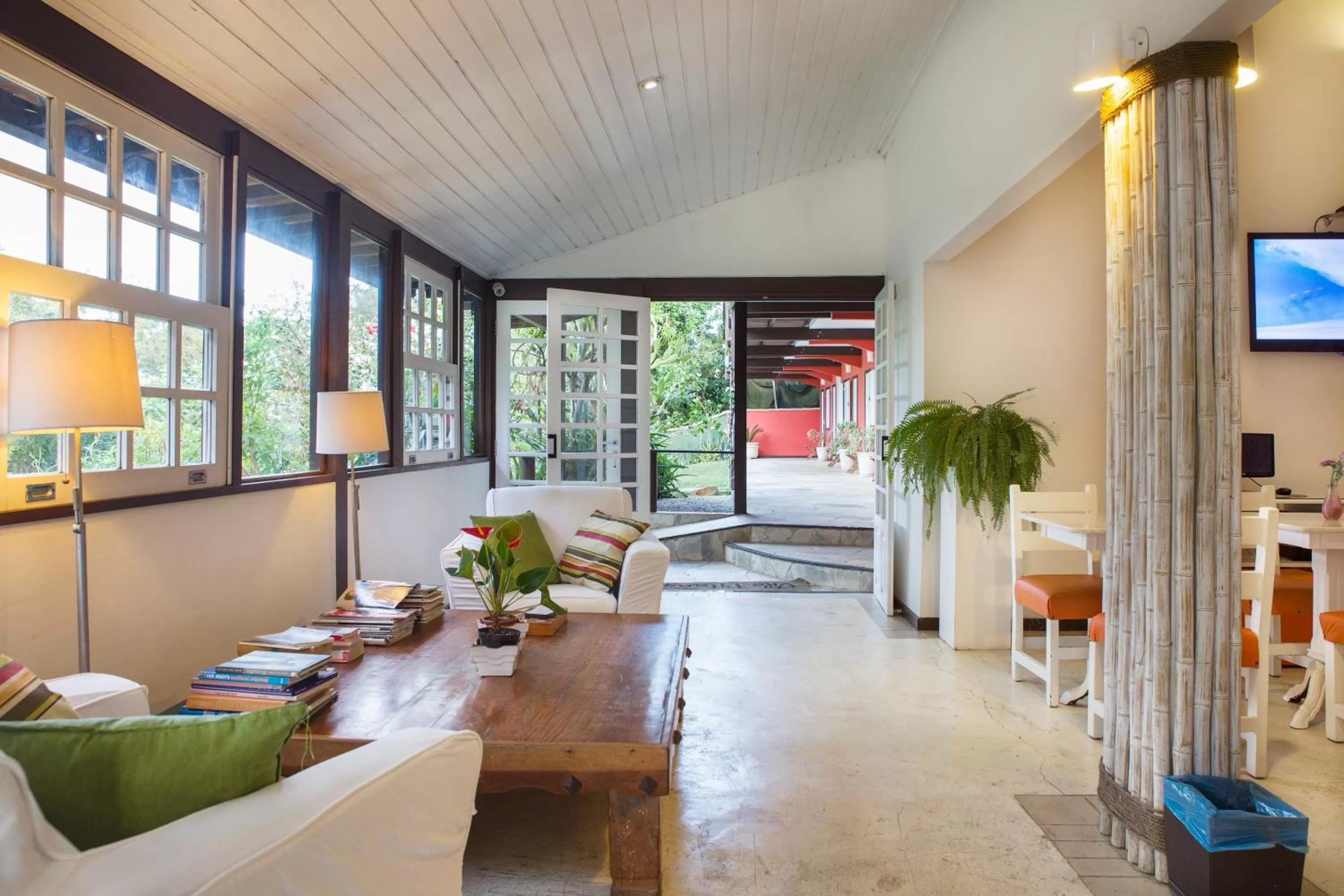 Seating area in Pousada Vila Pitanga